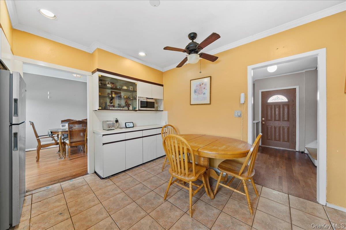 159 Branch Avenue, Freeport, NY 11520