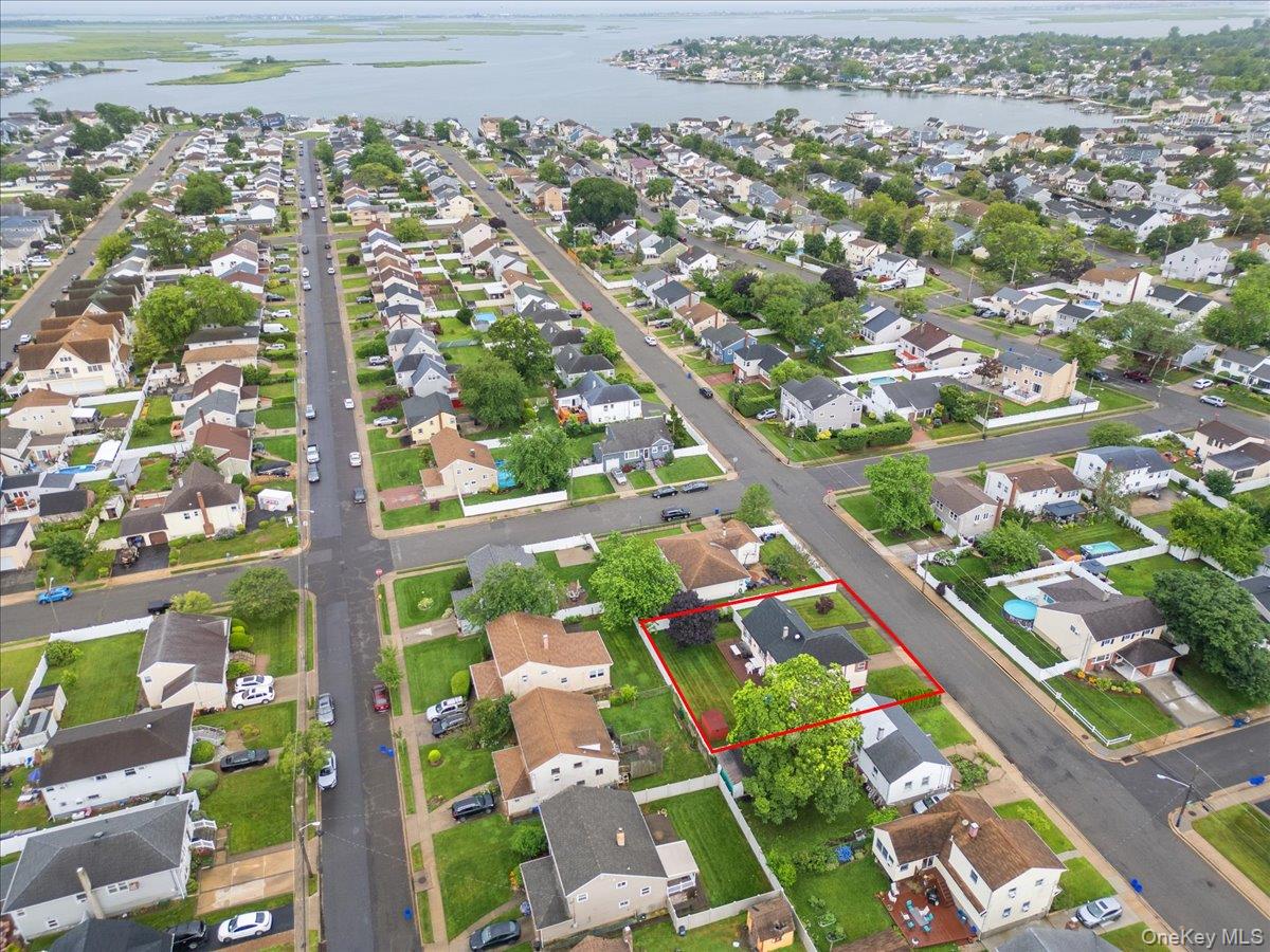 159 Branch Avenue, Freeport, NY 11520