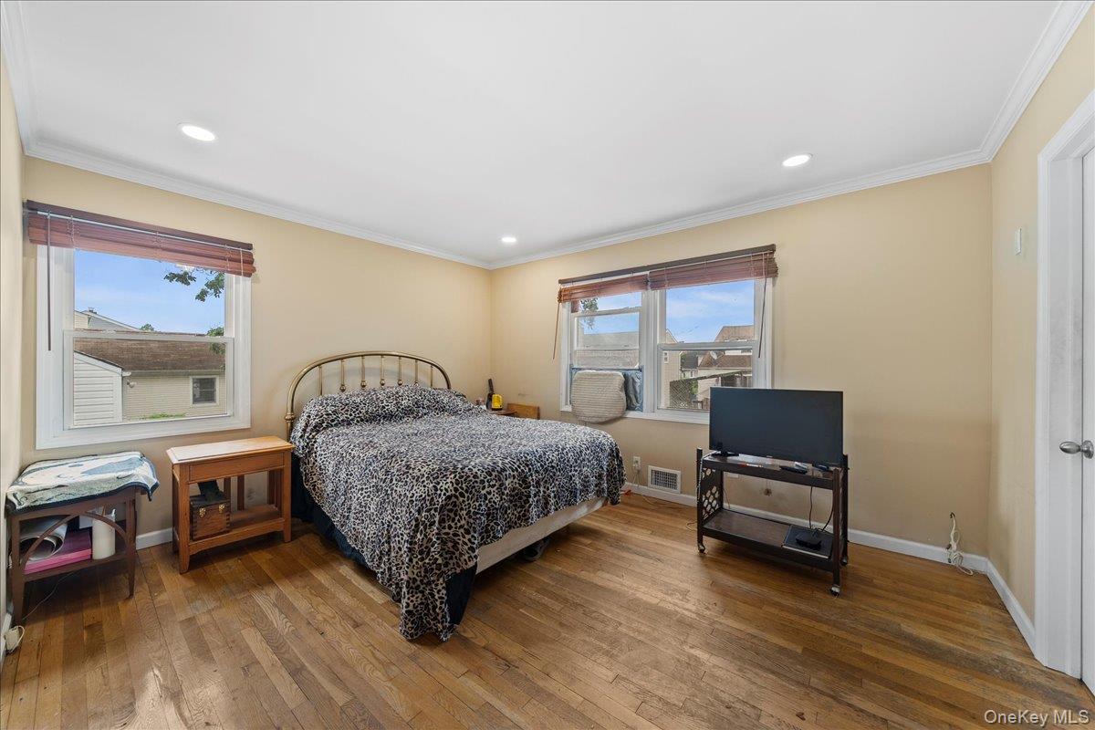 159 Branch Avenue, Freeport, NY 11520