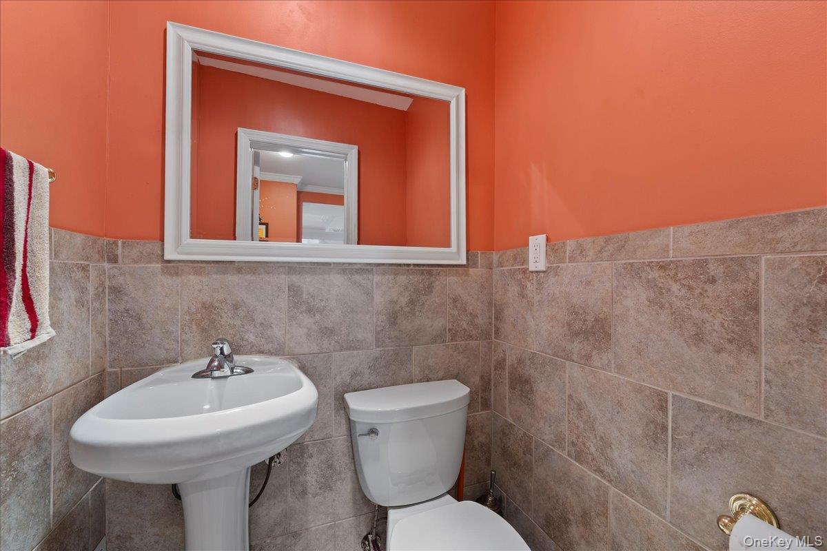 159 Branch Avenue, Freeport, NY 11520