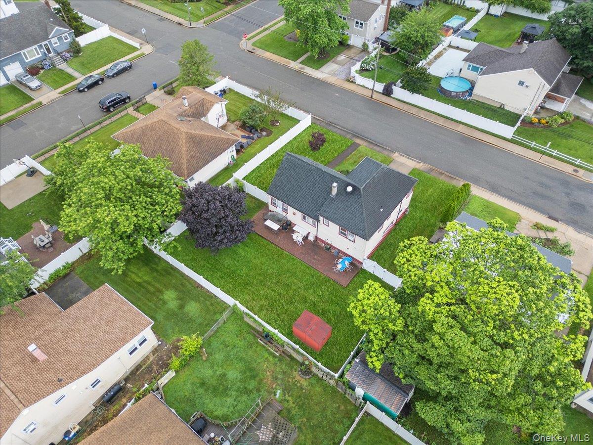 159 Branch Avenue, Freeport, NY 11520