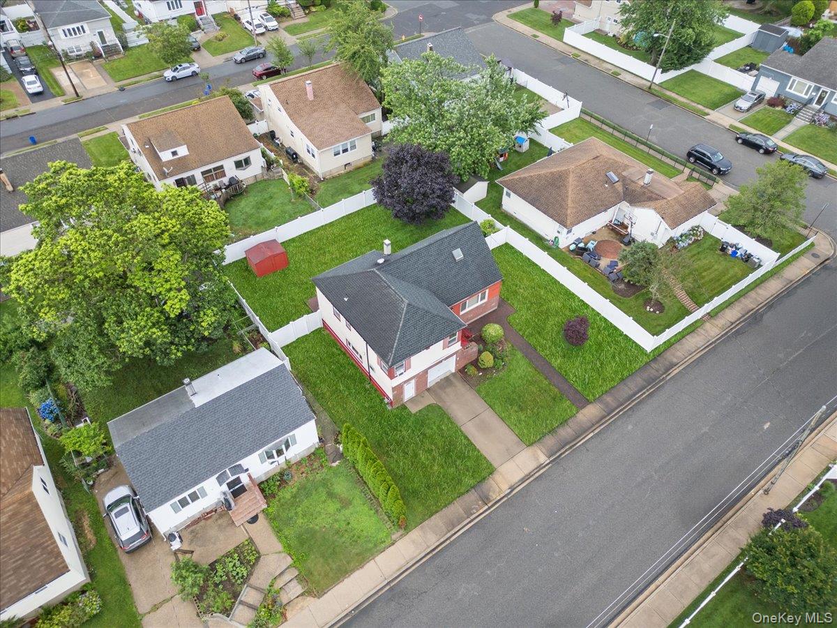 159 Branch Avenue, Freeport, NY 11520