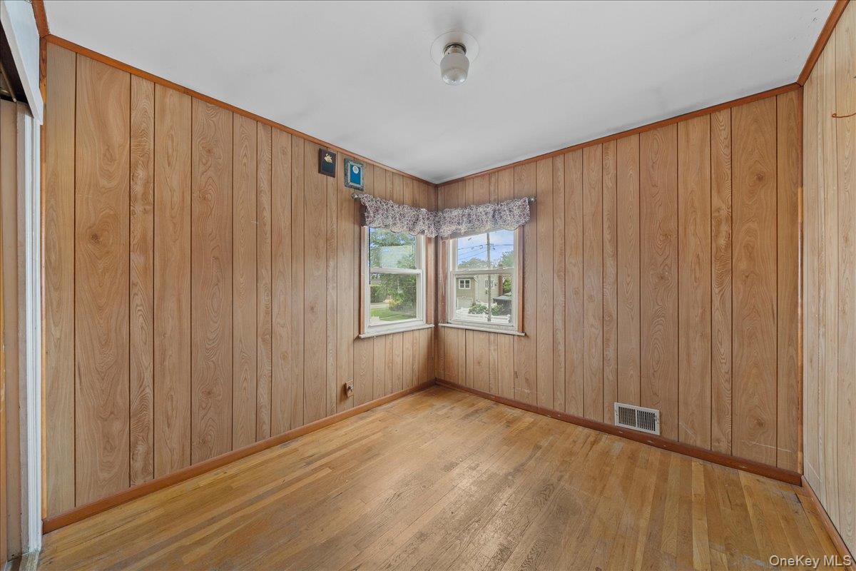 159 Branch Avenue, Freeport, NY 11520