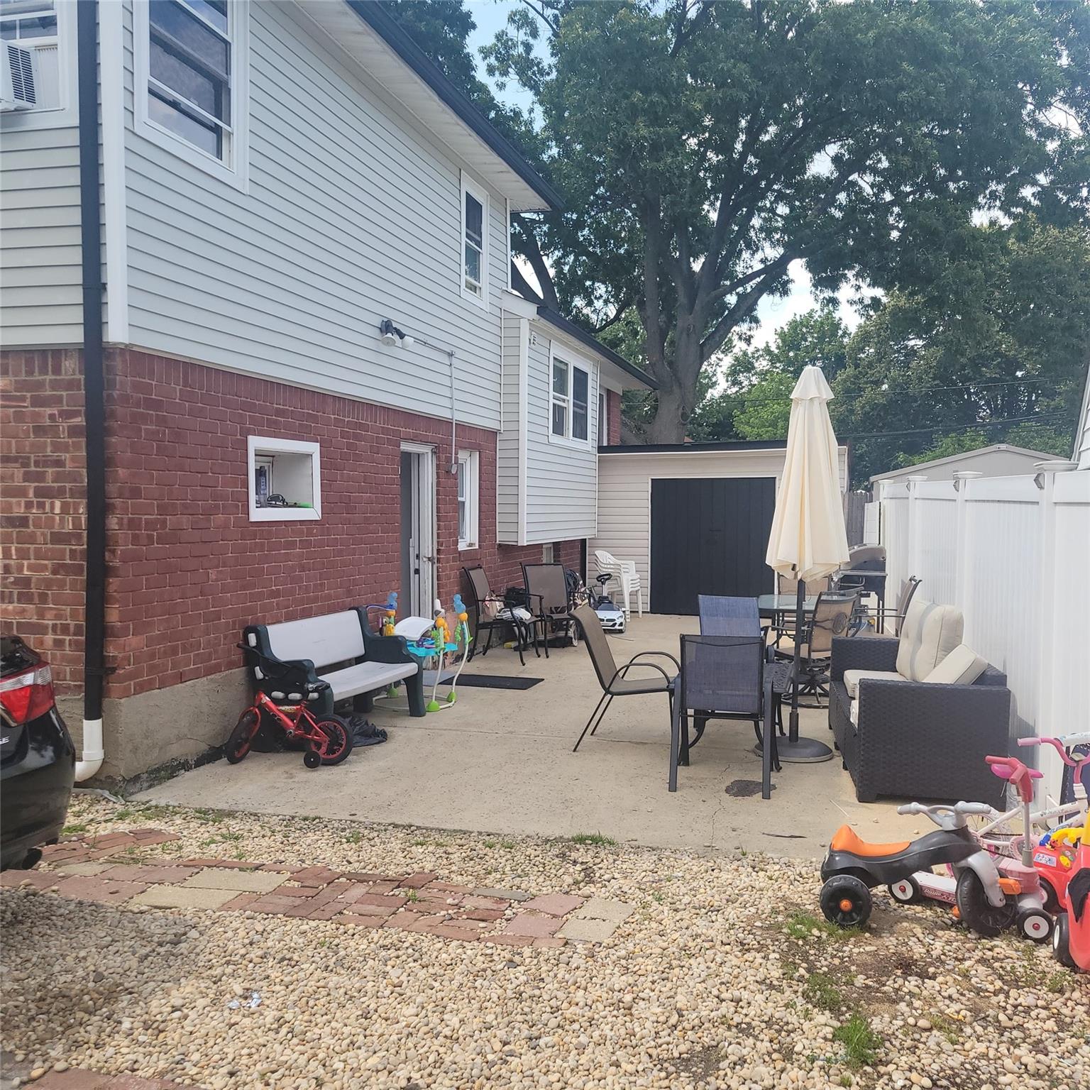 5 Sportsmans Avenue, Freeport, NY 11520