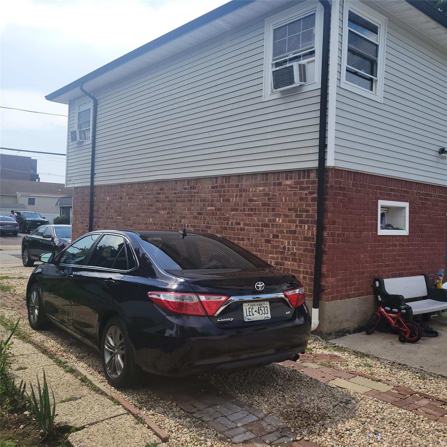 5 Sportsmans Avenue, Freeport, NY 11520