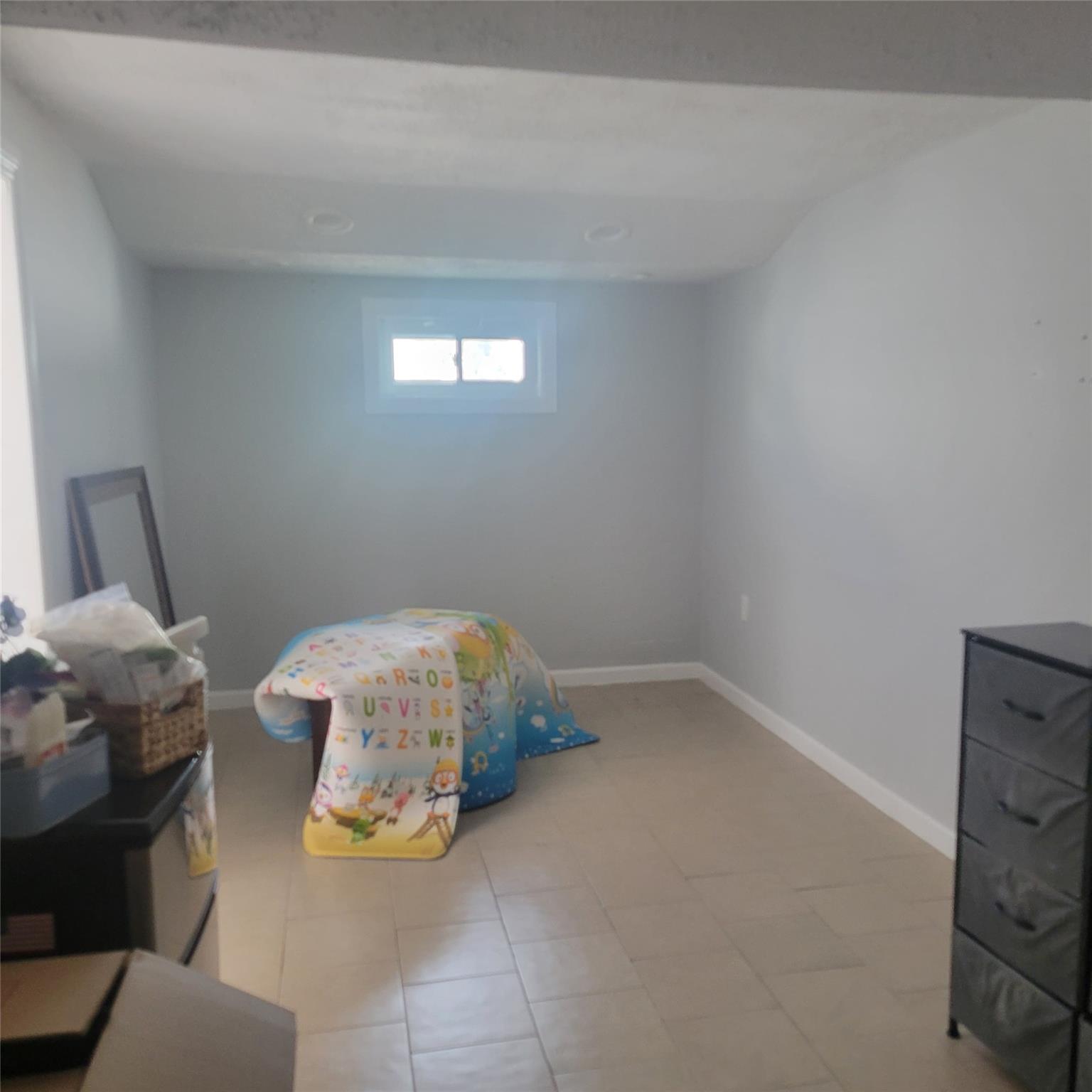 5 Sportsmans Avenue, Freeport, NY 11520