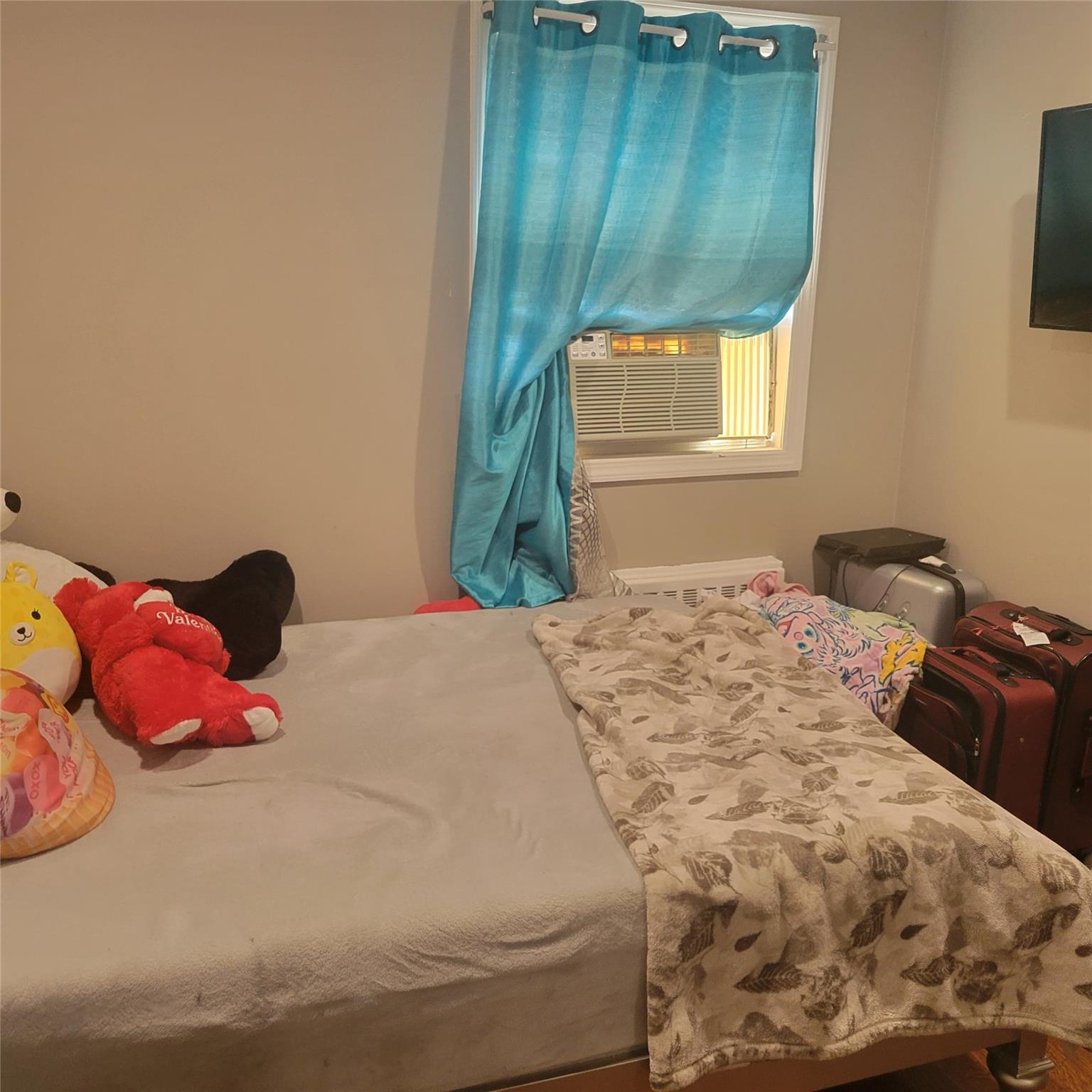 5 Sportsmans Avenue, Freeport, NY 11520