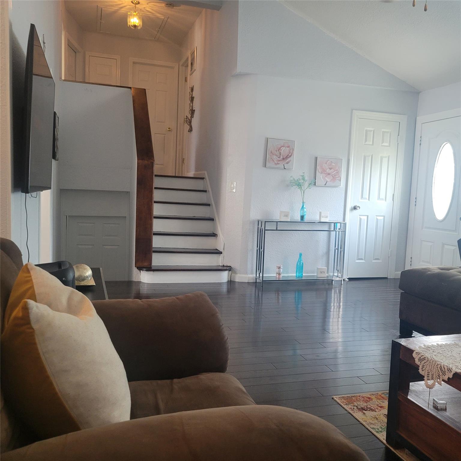 5 Sportsmans Avenue, Freeport, NY 11520