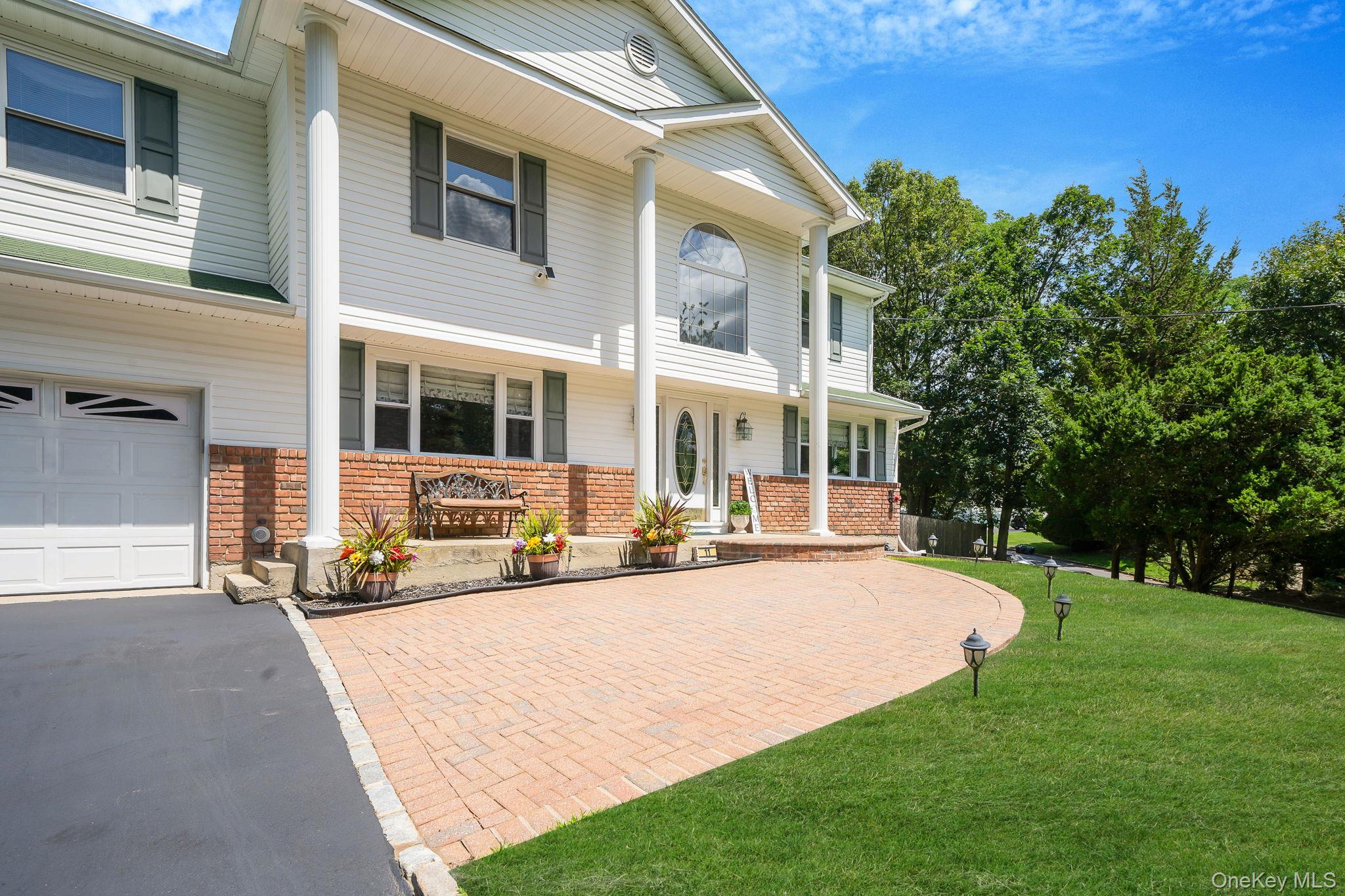 11 Dillmont Drive, Smithtown, NY 11787