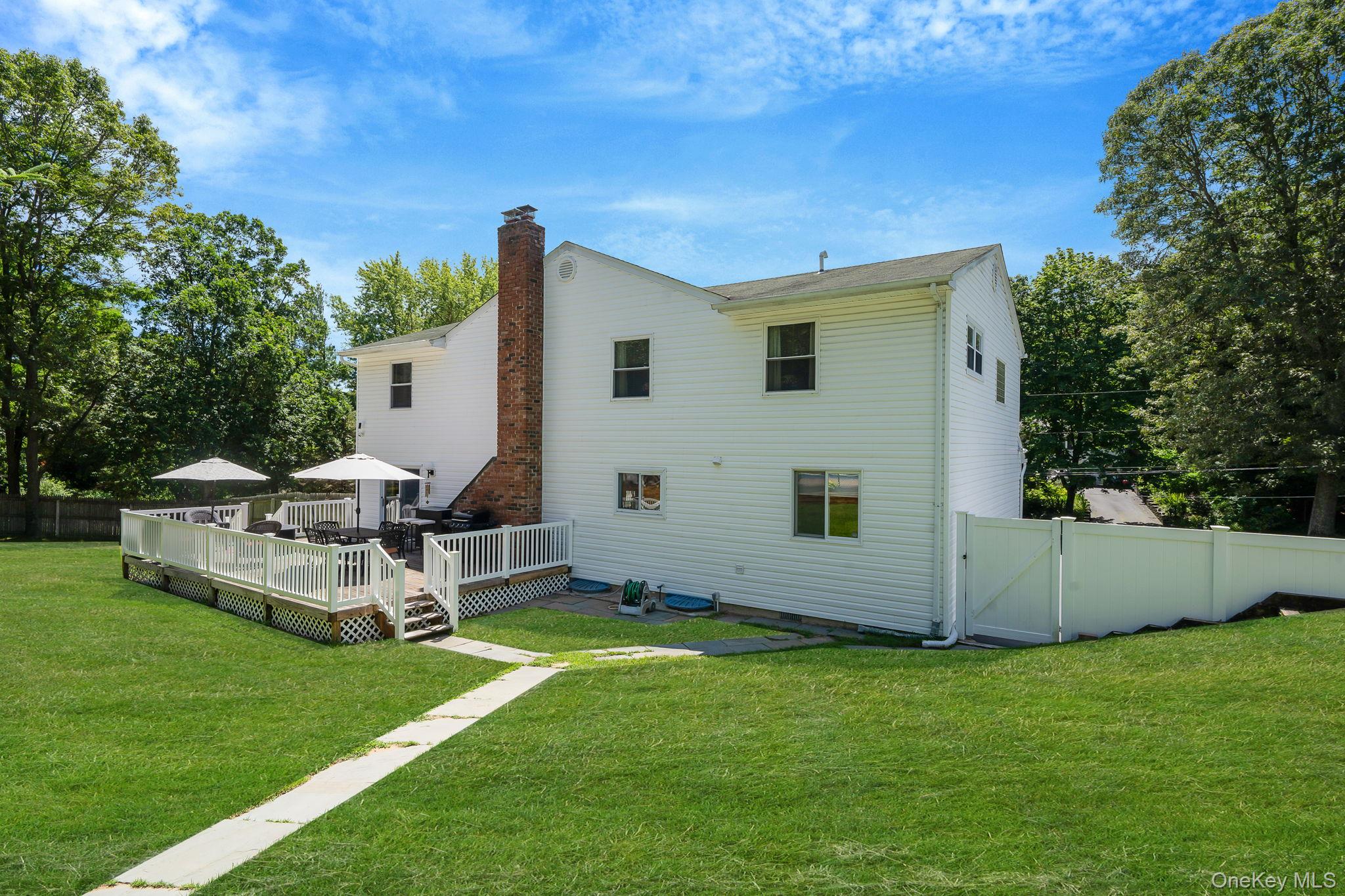 11 Dillmont Drive, Smithtown, NY 11787