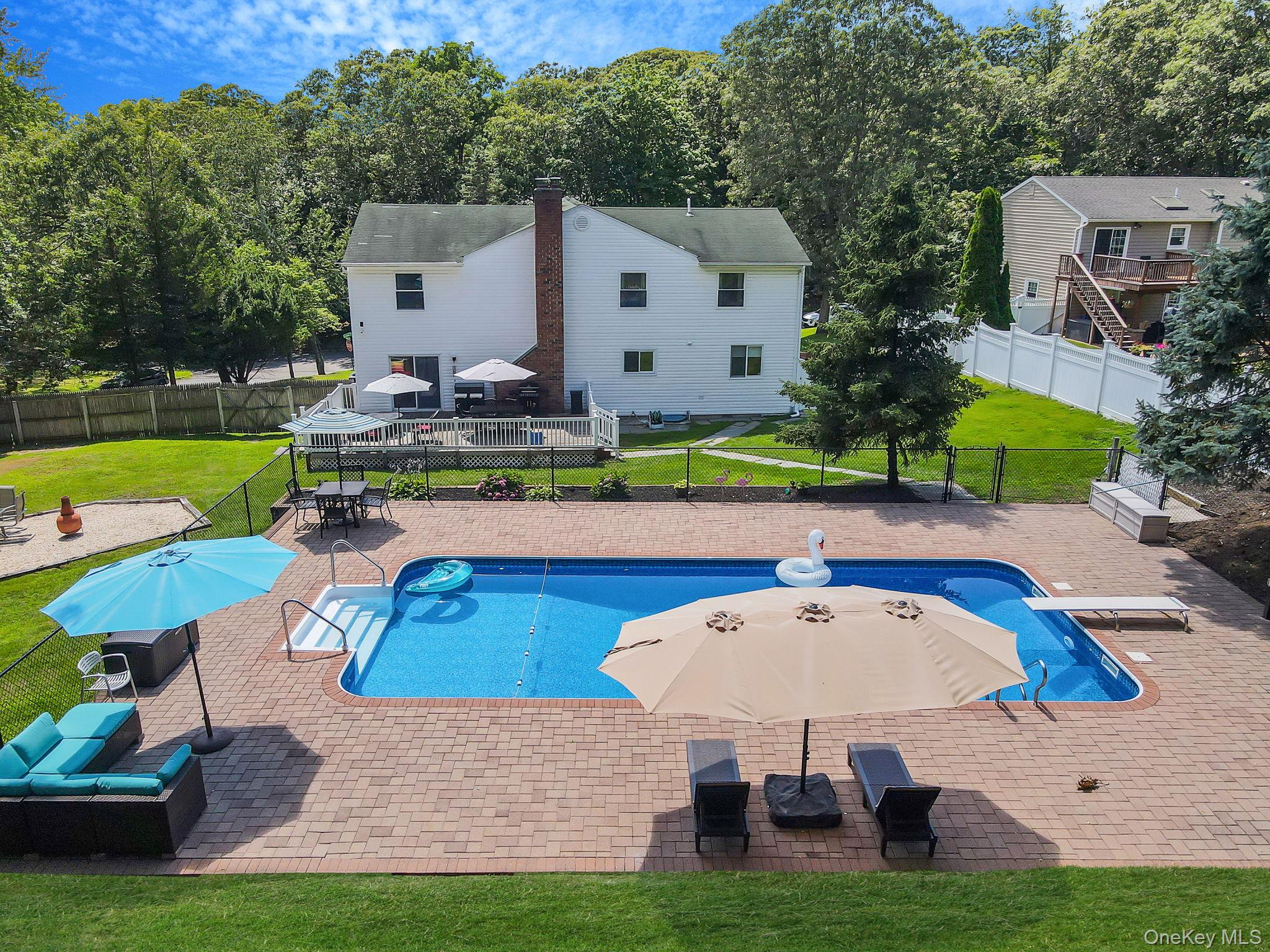 11 Dillmont Drive, Smithtown, NY 11787