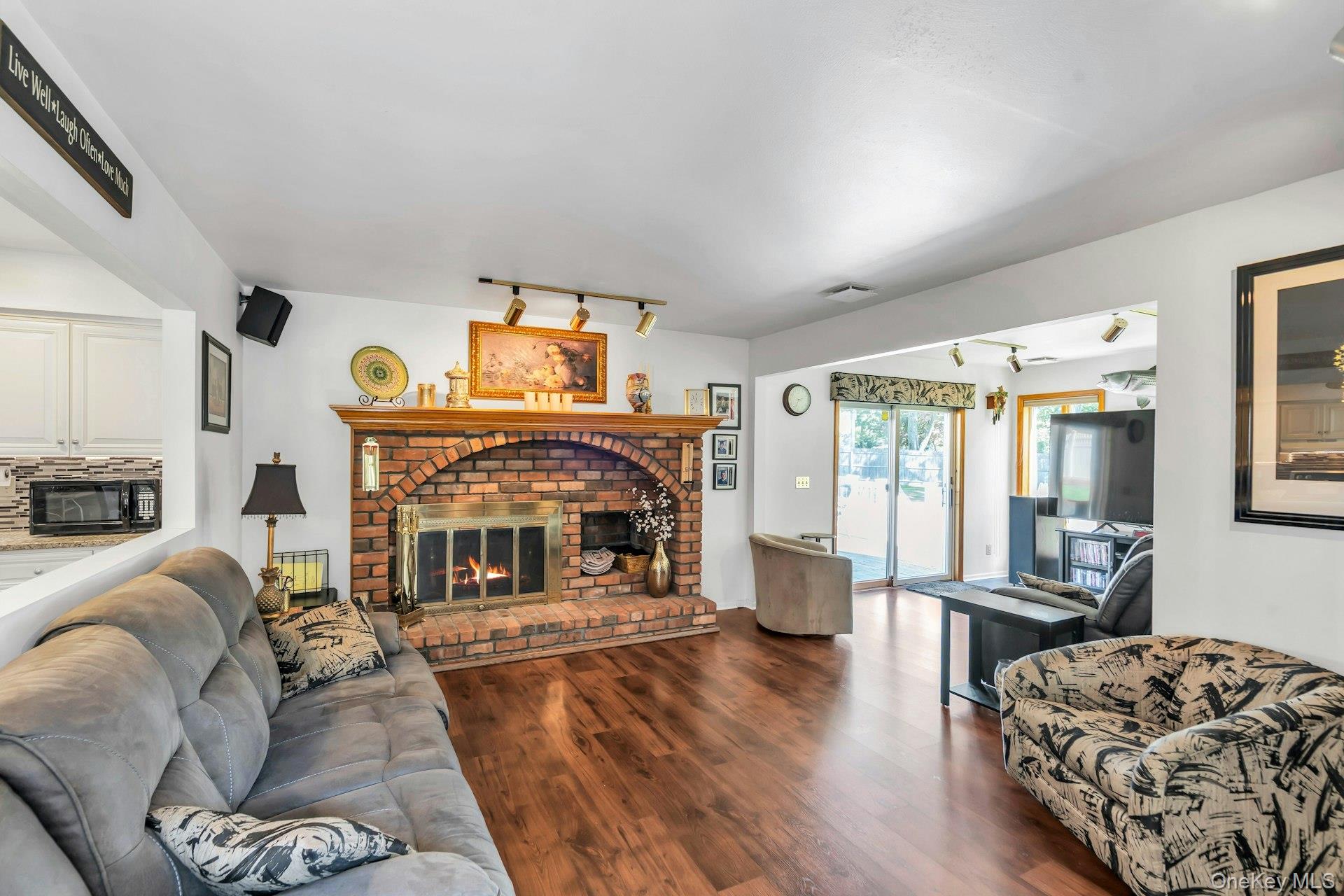 11 Dillmont Drive, Smithtown, NY 11787