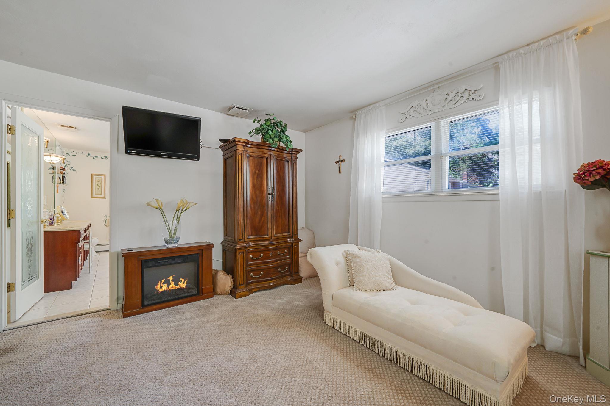 11 Dillmont Drive, Smithtown, NY 11787