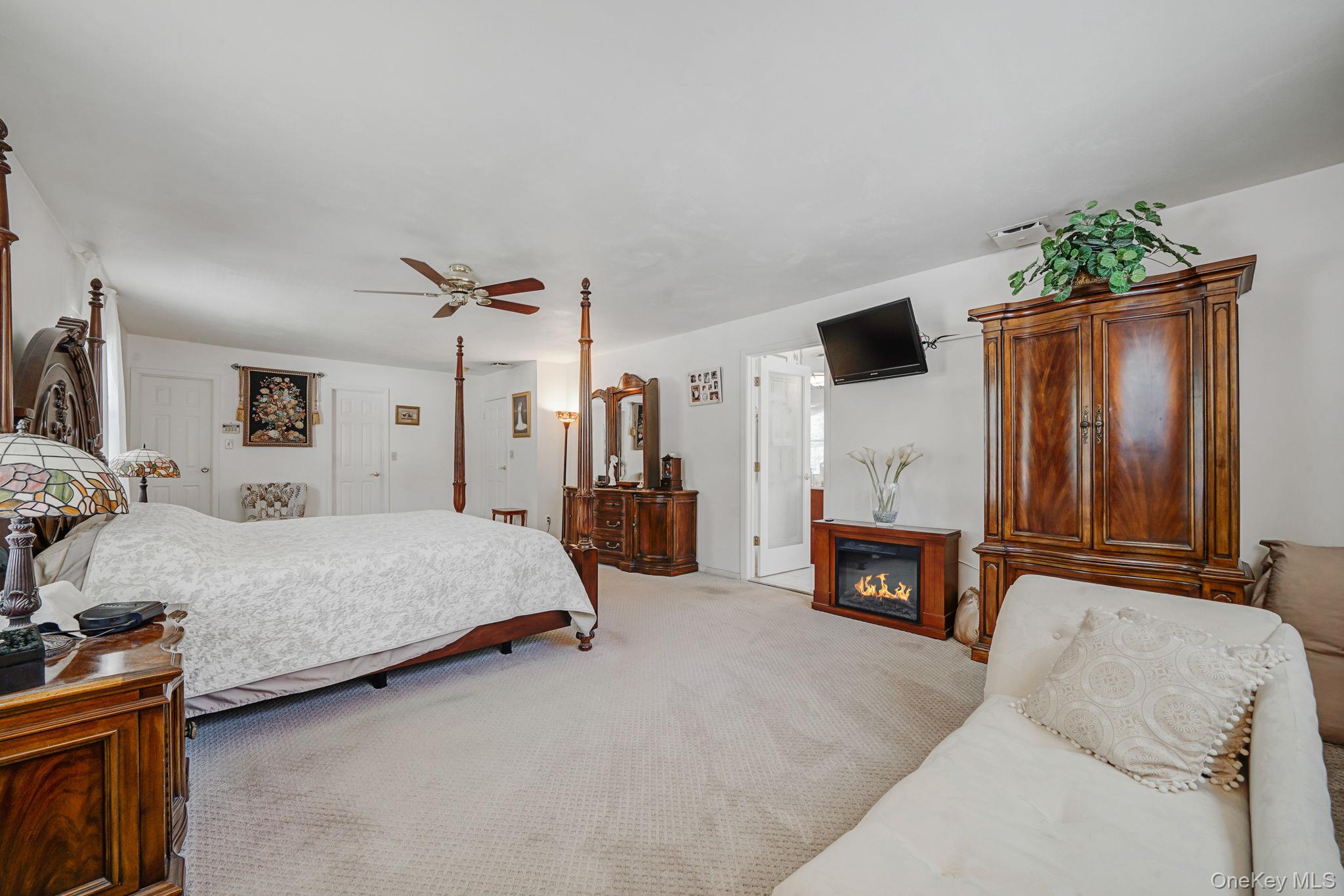 11 Dillmont Drive, Smithtown, NY 11787