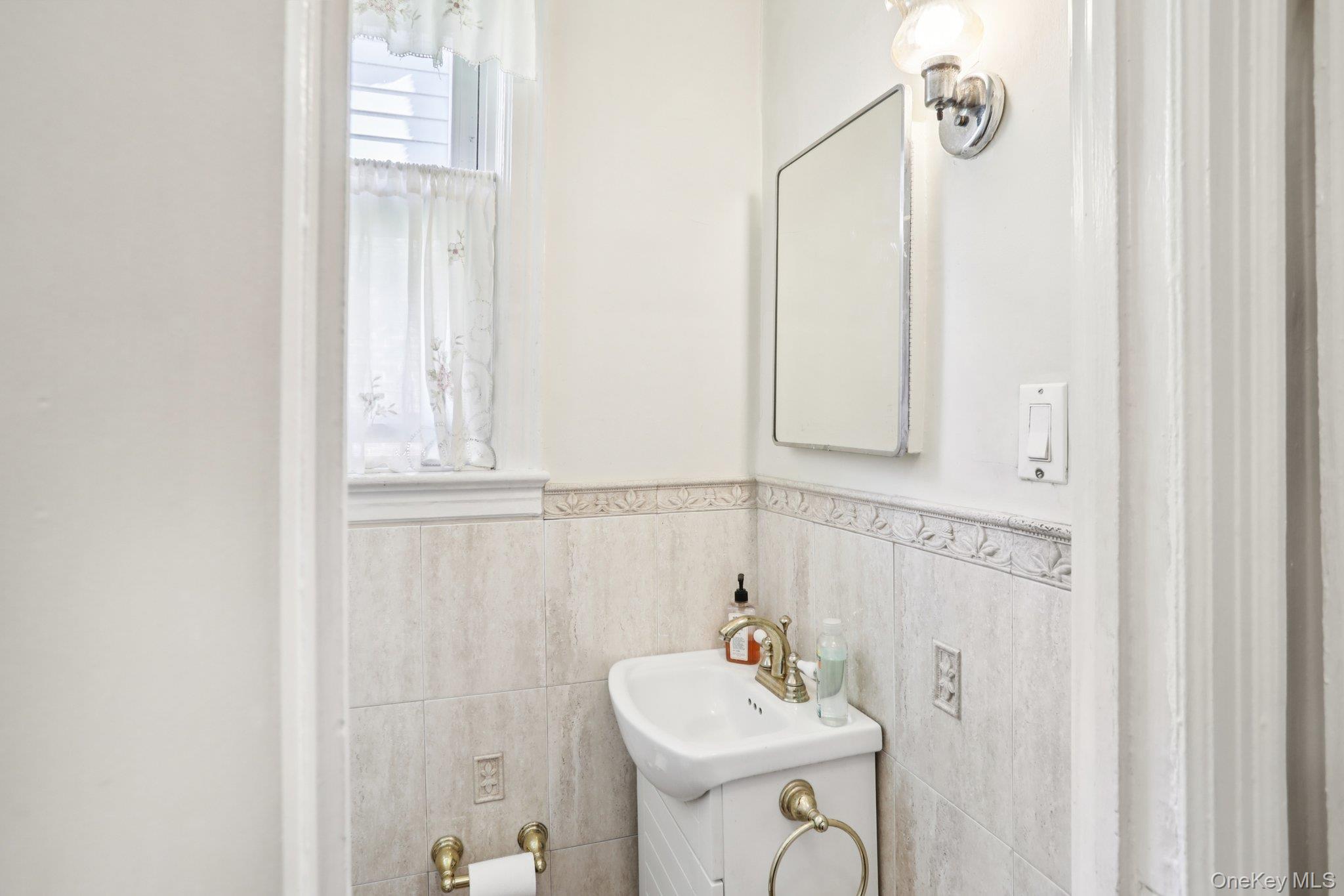 184 Hillcrest Road, Mount Vernon, NY 10552