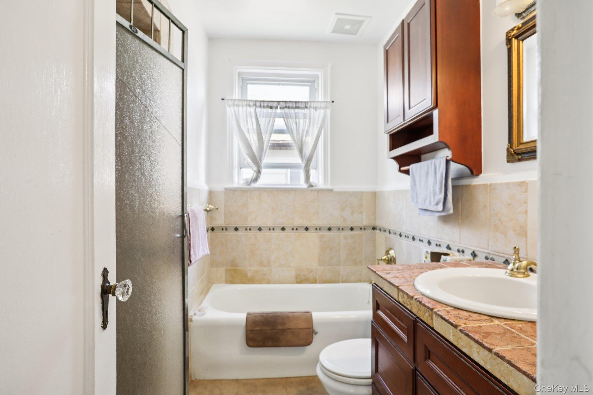 184 Hillcrest Road, Mount Vernon, NY 10552