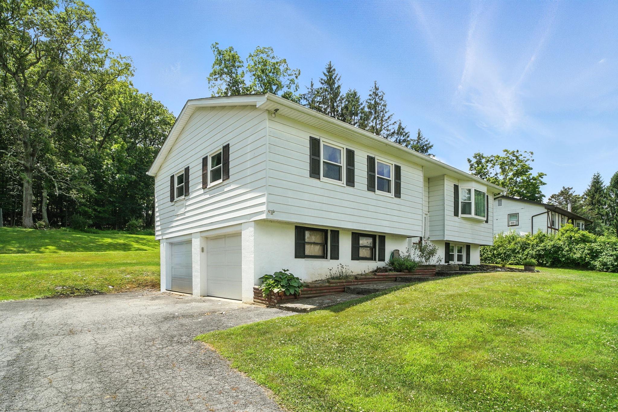 19 Dussenbury Drive, Florida, NY 10921