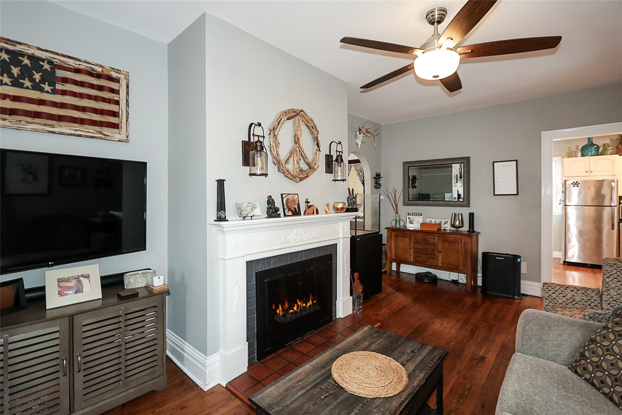 8 Dumond Place, Glen Head, NY 11545