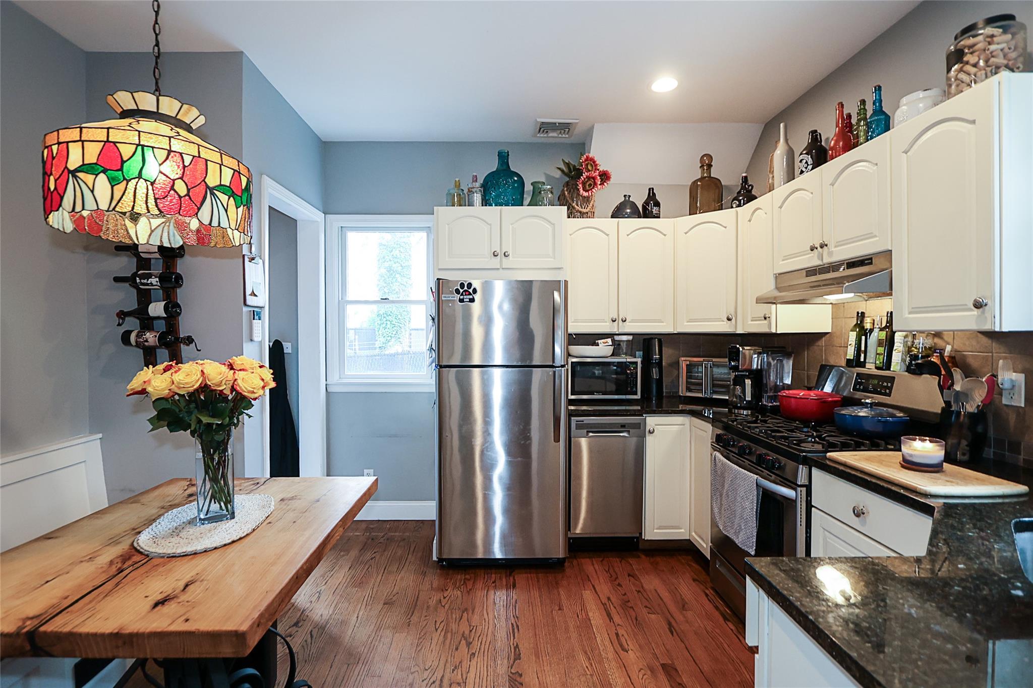 8 Dumond Place, Glen Head, NY 11545