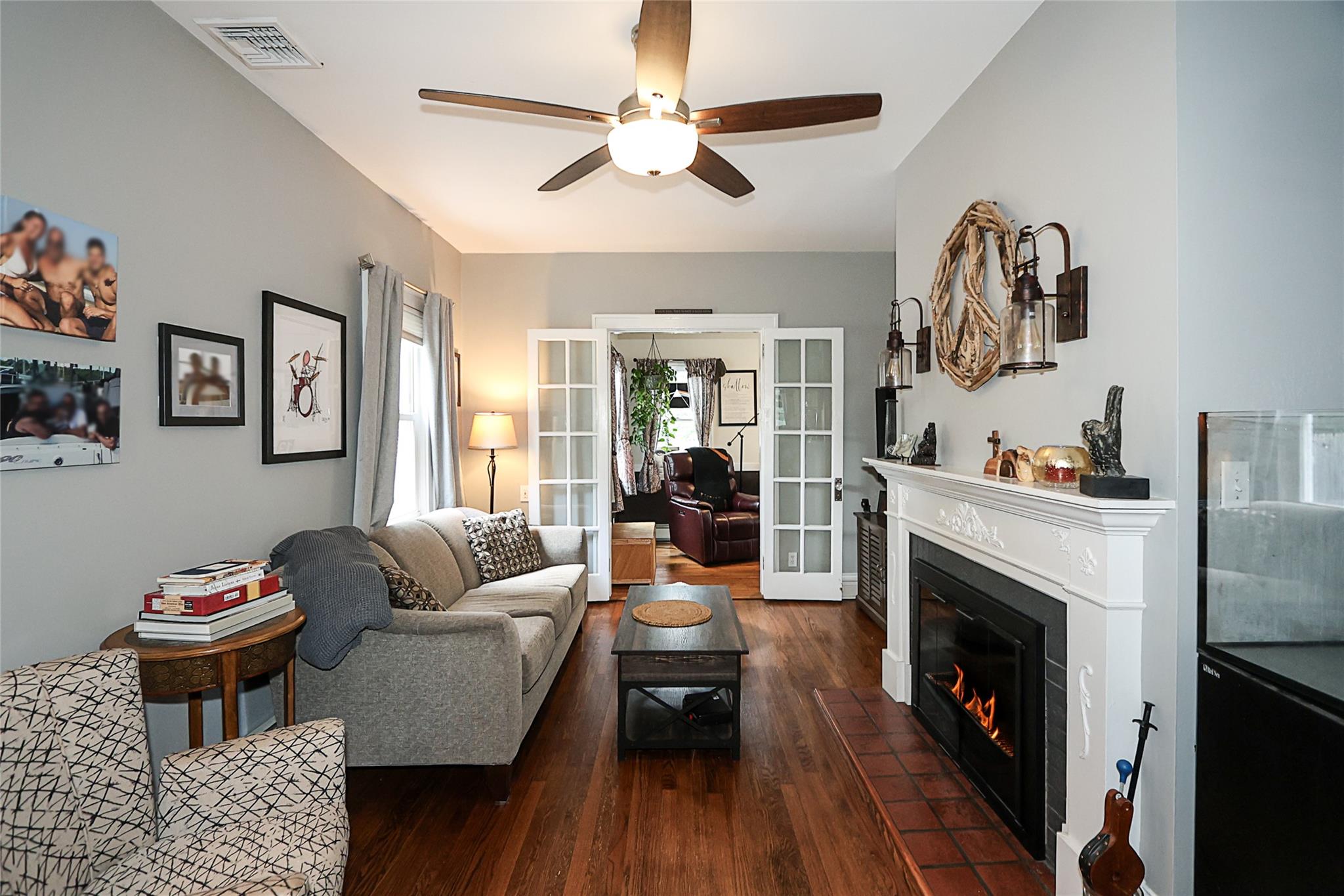 8 Dumond Place, Glen Head, NY 11545