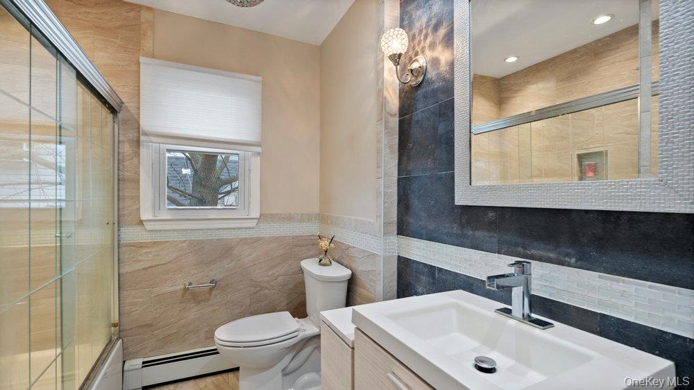 95 Foster Avenue, Valley Stream, NY 11580