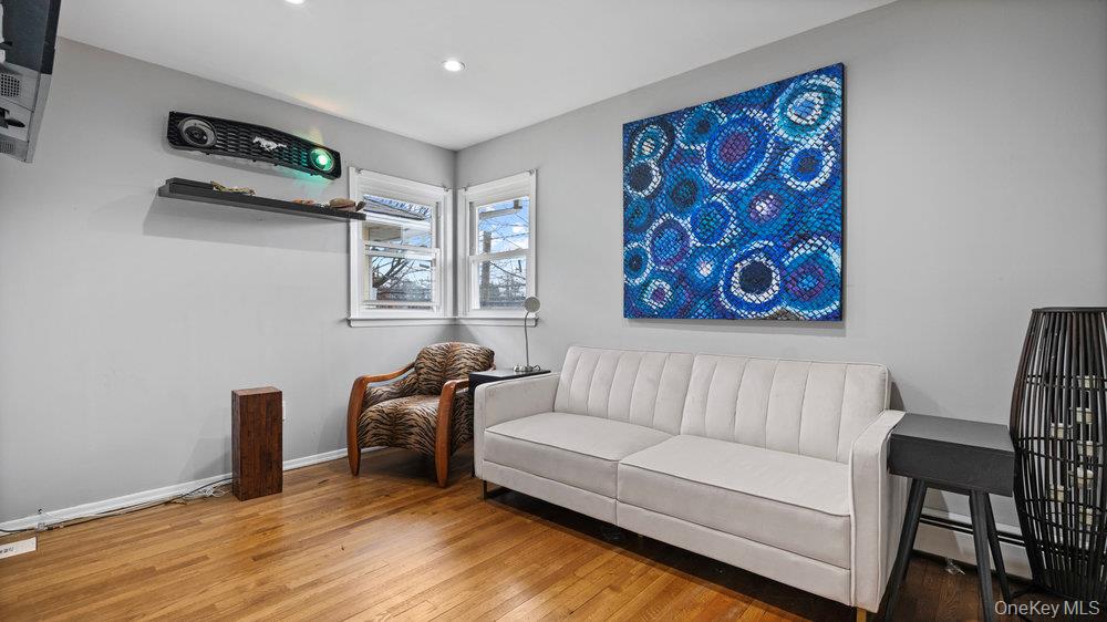 95 Foster Avenue, Valley Stream, NY 11580