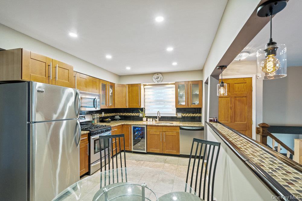 95 Foster Avenue, Valley Stream, NY 11580