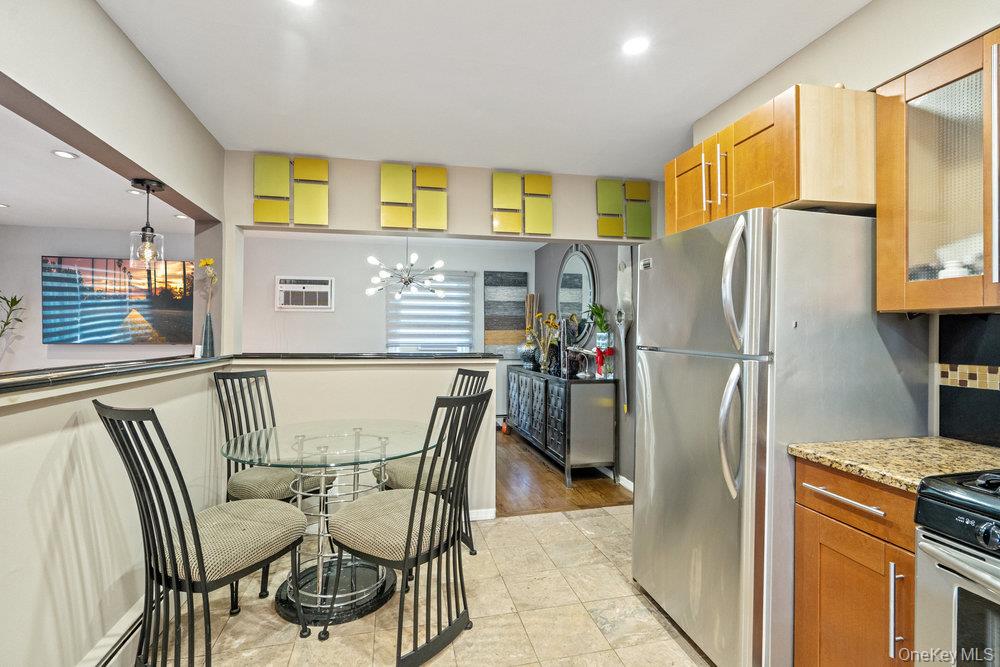 95 Foster Avenue, Valley Stream, NY 11580