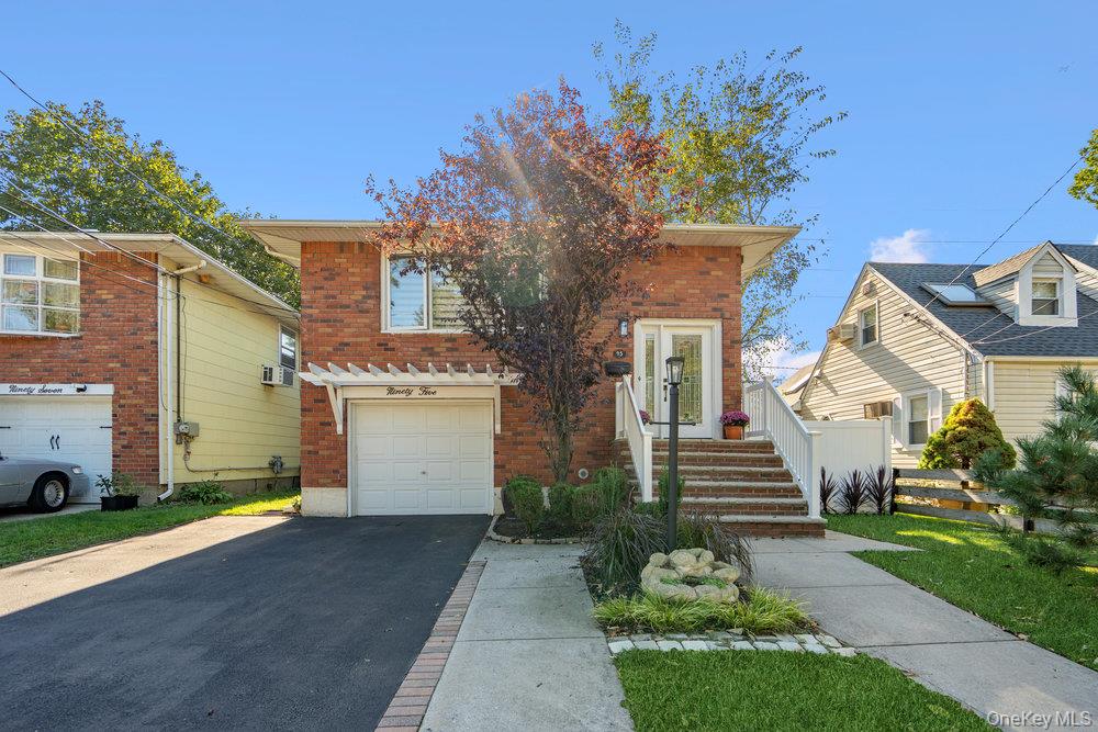 95 Foster Avenue, Valley Stream, NY 11580