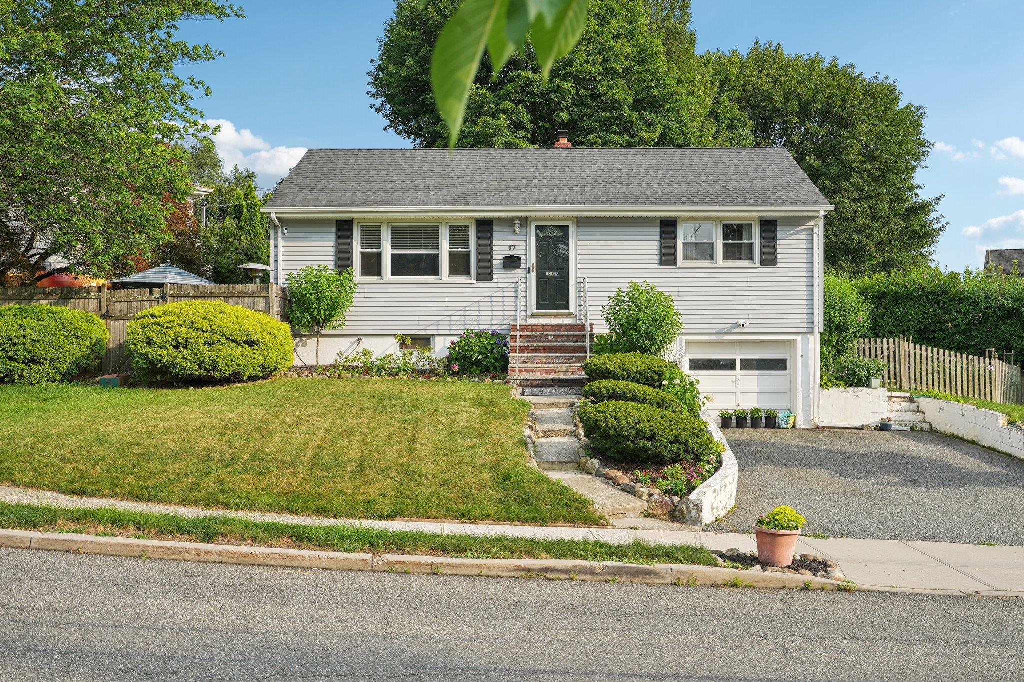 17 Maplewood Boulevard, Suffern, NY 10901