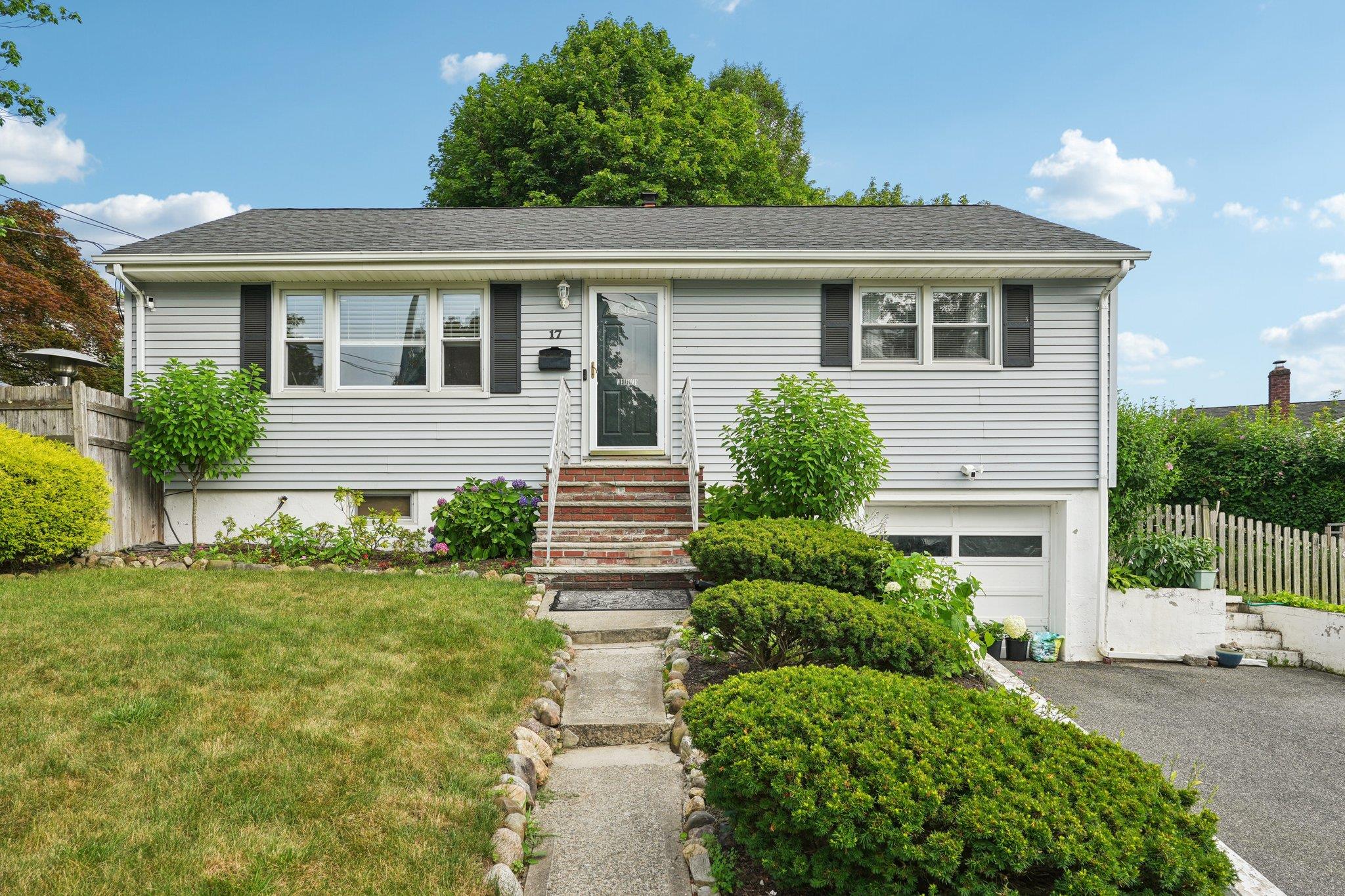 17 Maplewood Boulevard, Suffern, NY 10901