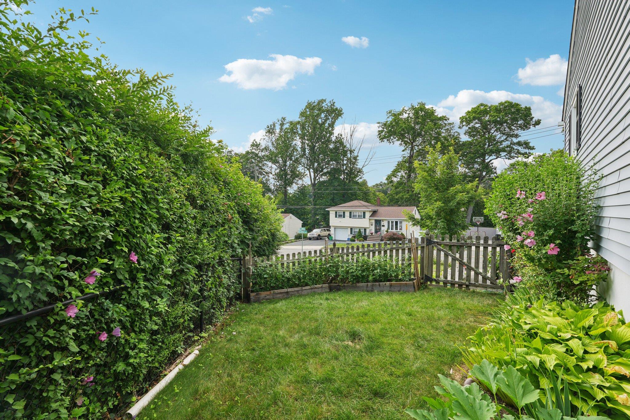 17 Maplewood Boulevard, Suffern, NY 10901