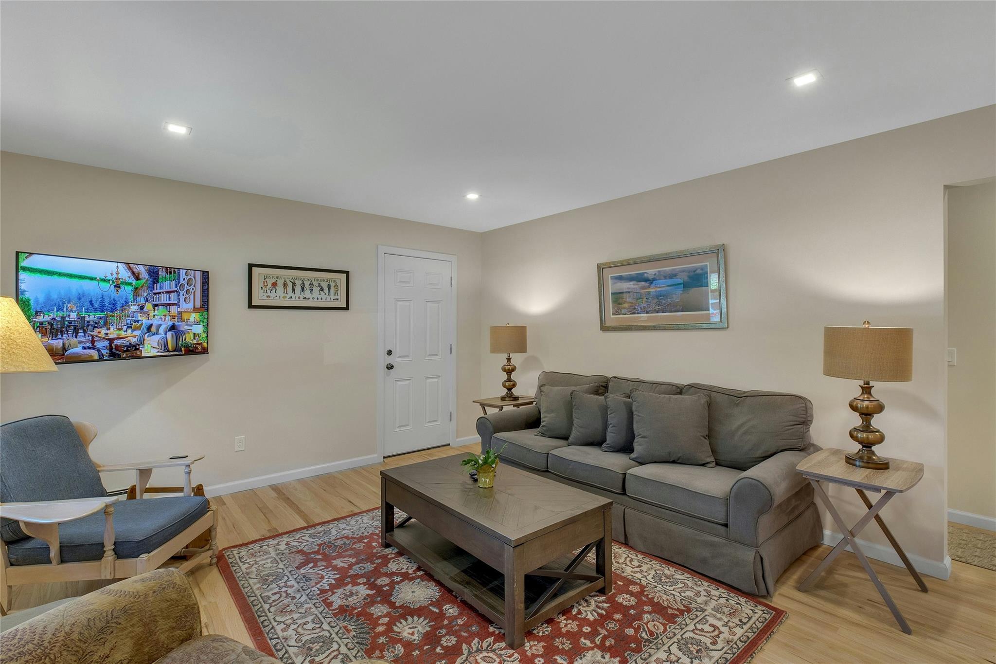 38 Woodridge Road, Hampton Bays, NY 11946