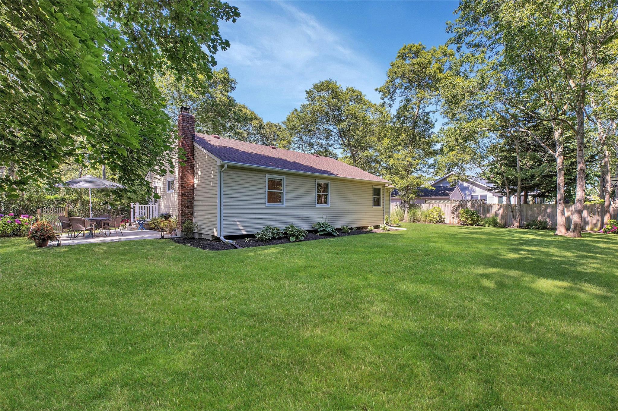 38 Woodridge Road, Hampton Bays, NY 11946