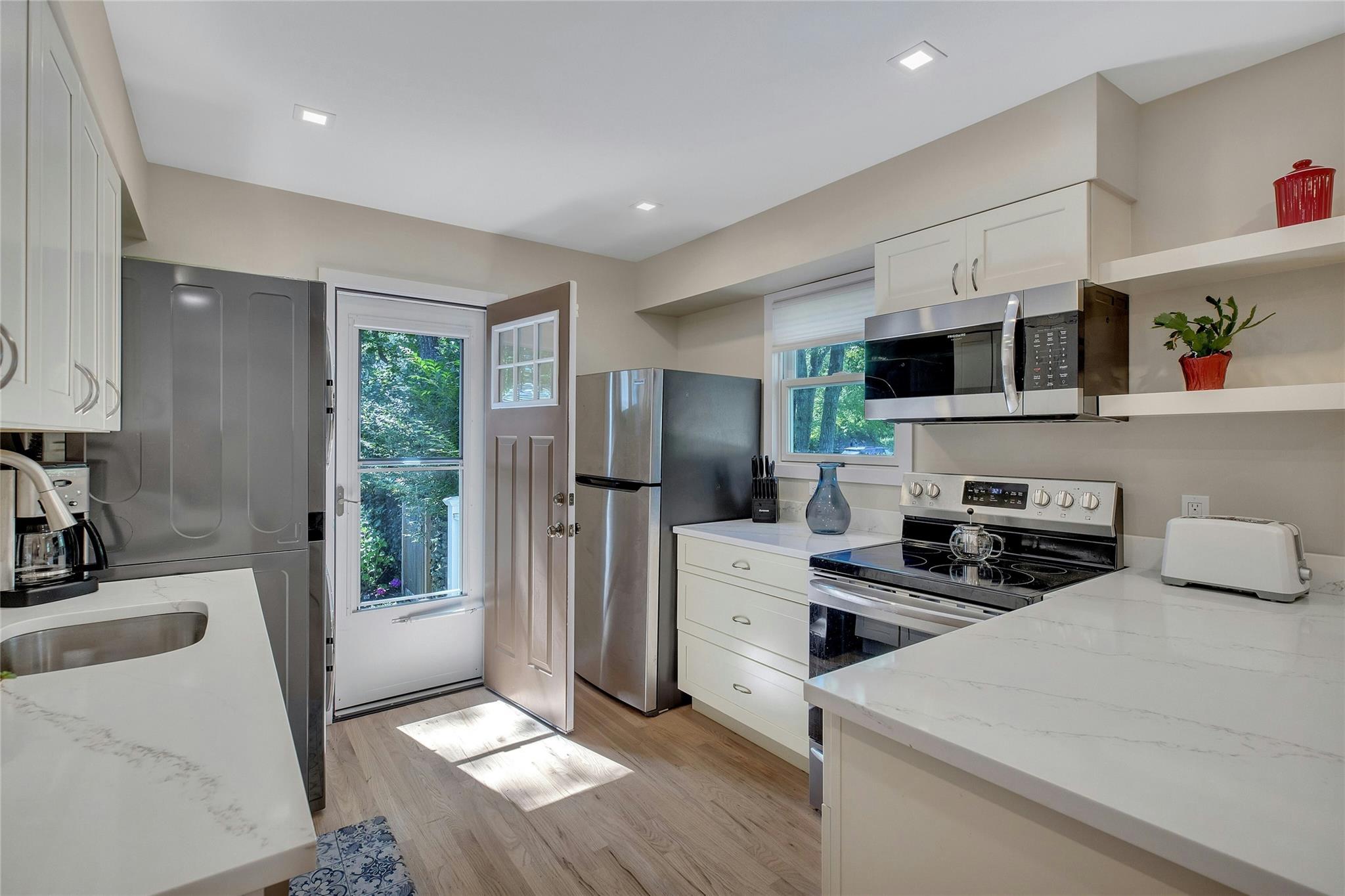 38 Woodridge Road, Hampton Bays, NY 11946