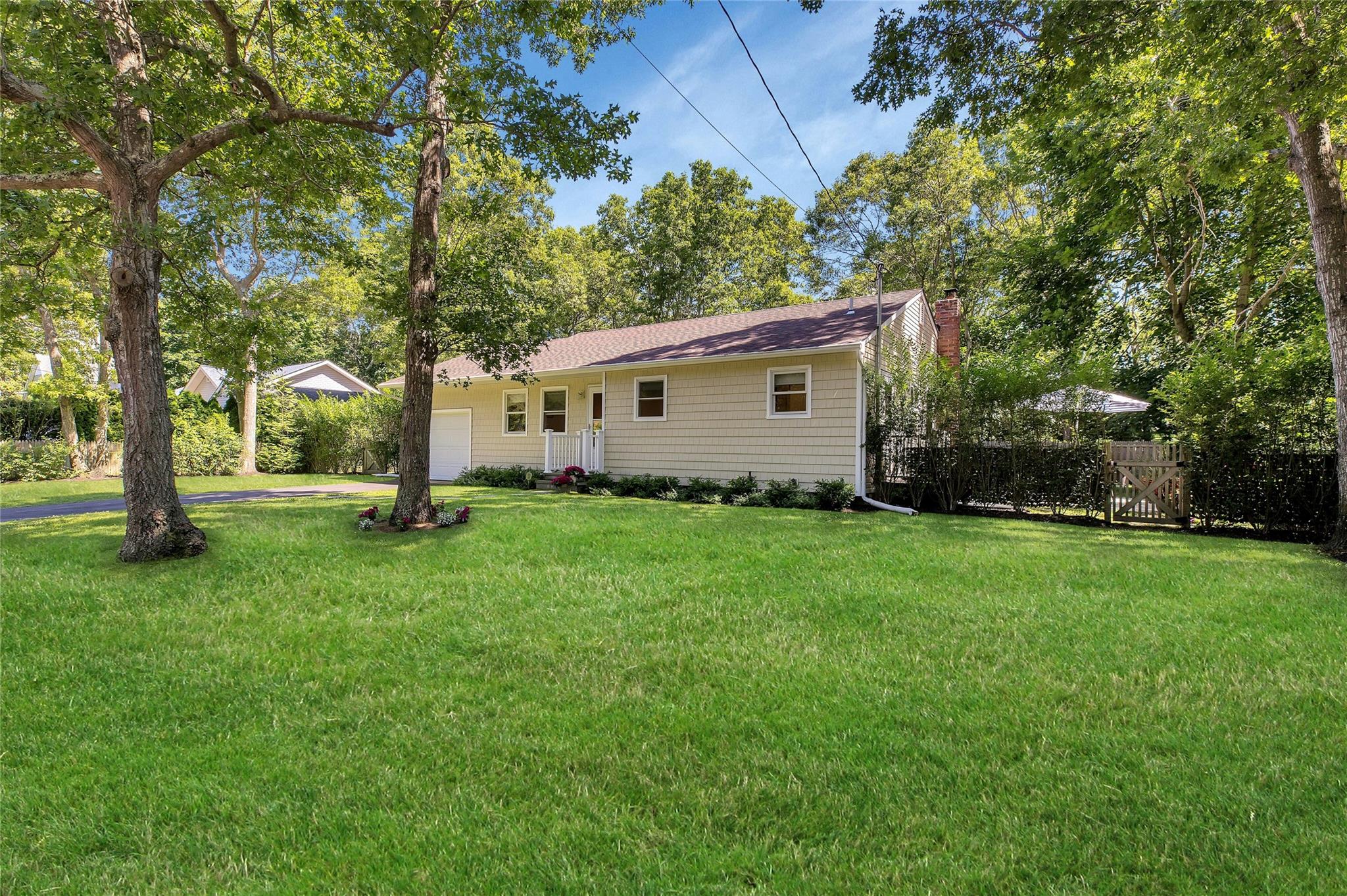 38 Woodridge Road, Hampton Bays, NY 11946