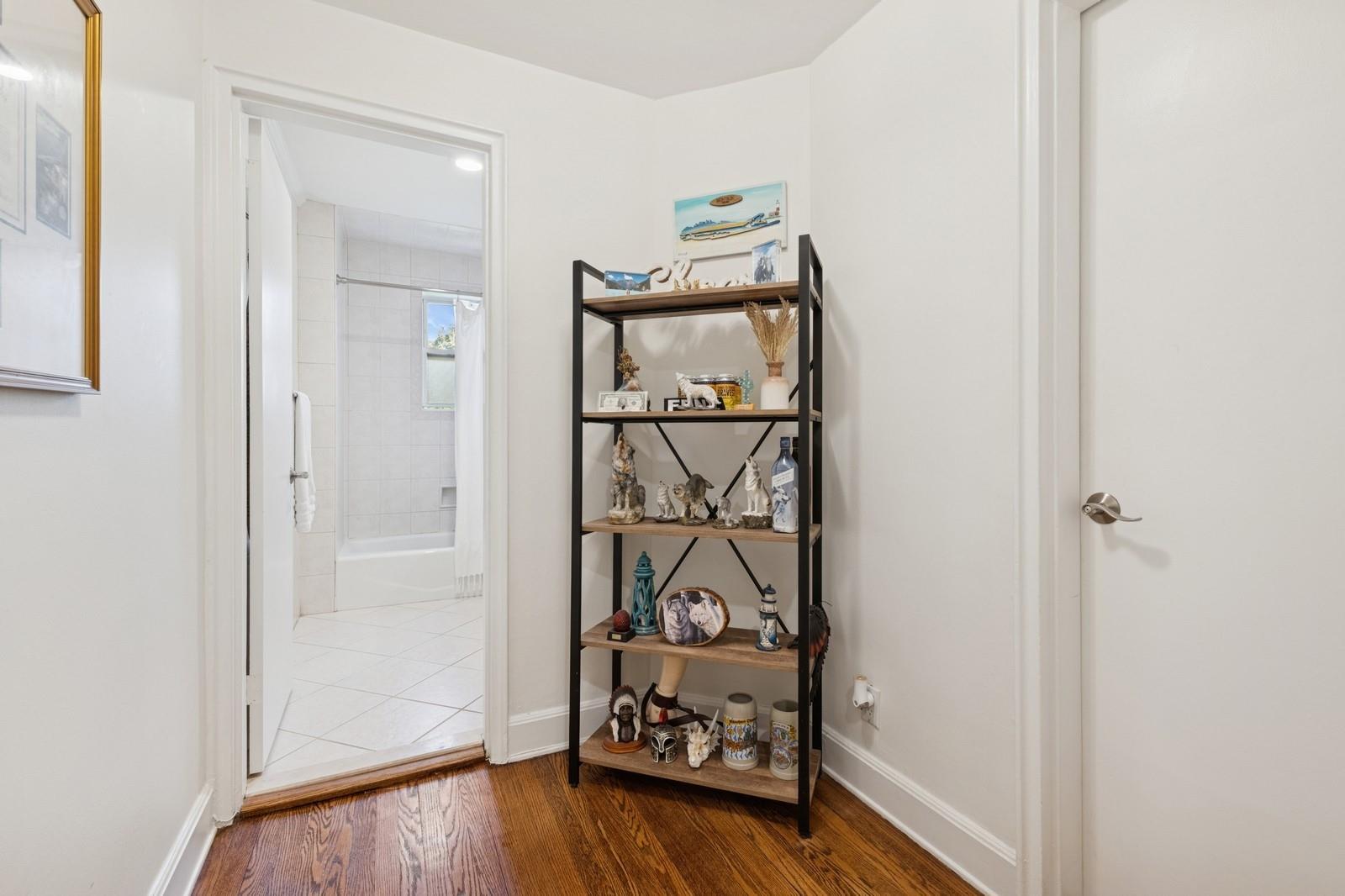 102 S Village Avenue # 3A, Rockville Centre, NY 11570