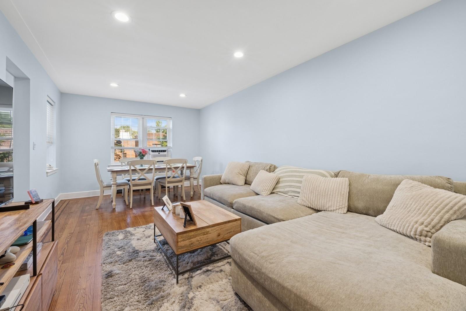 102 S Village Avenue # 3A, Rockville Centre, NY 11570