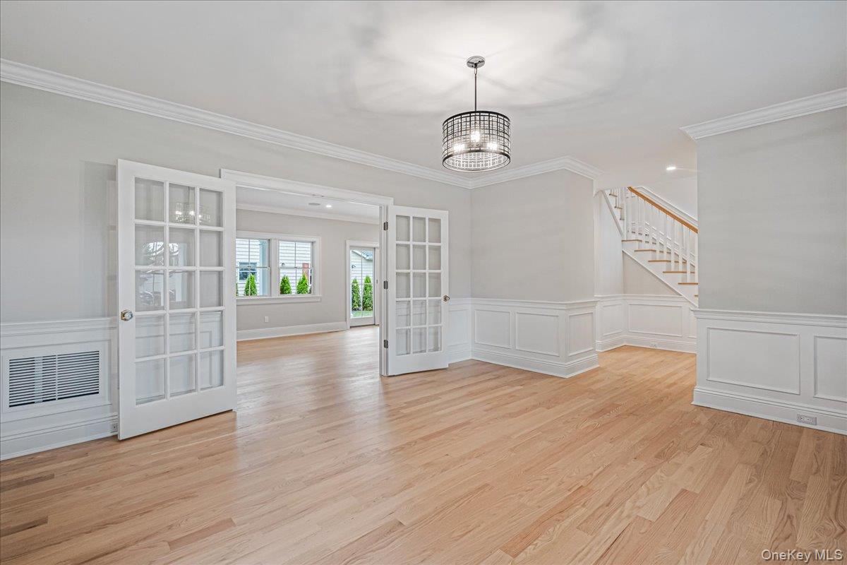 7 Yale Street, Garden City, NY 11530