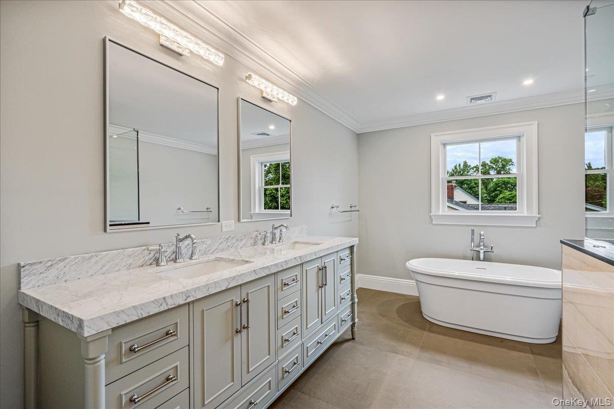 7 Yale Street, Garden City, NY 11530