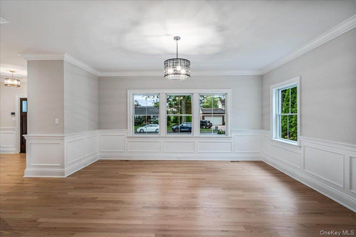 7 Yale Street, Garden City, NY 11530