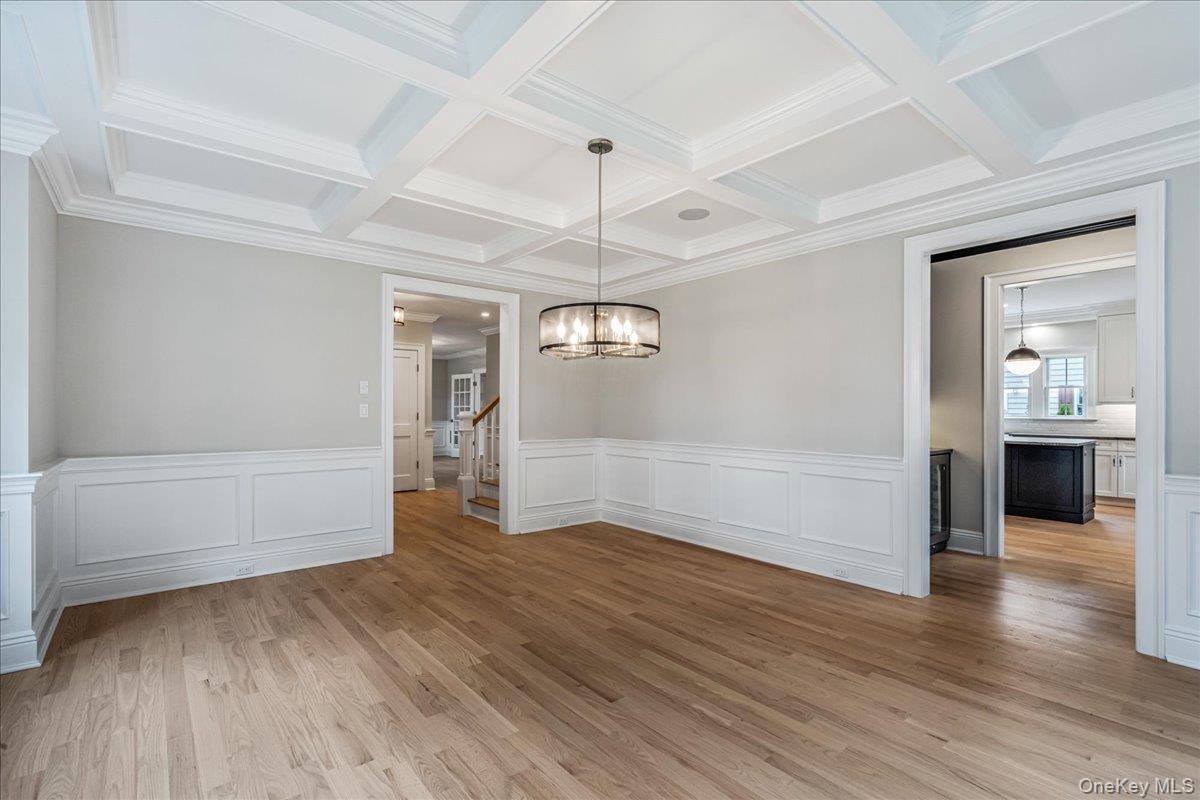 7 Yale Street, Garden City, NY 11530