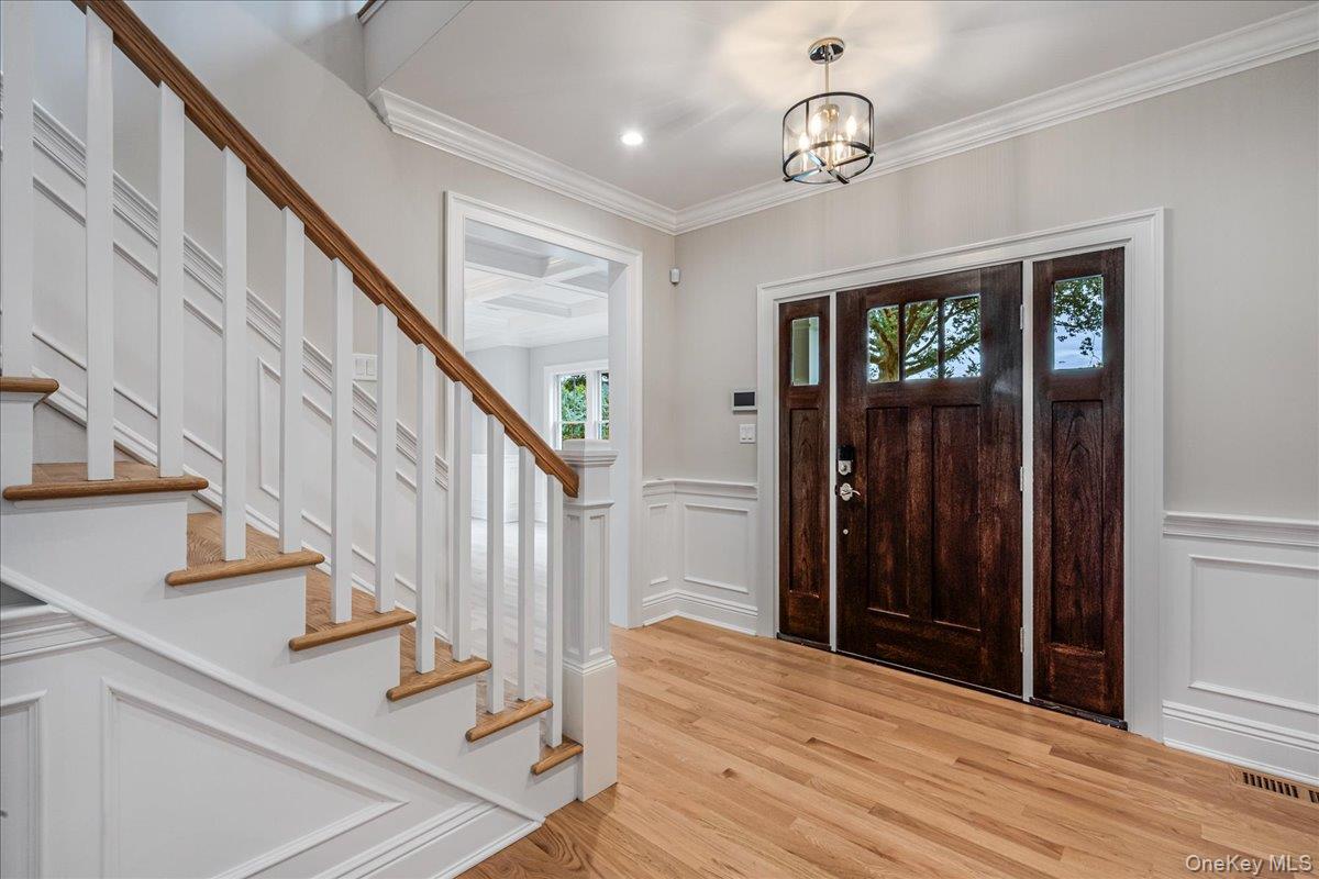 7 Yale Street, Garden City, NY 11530