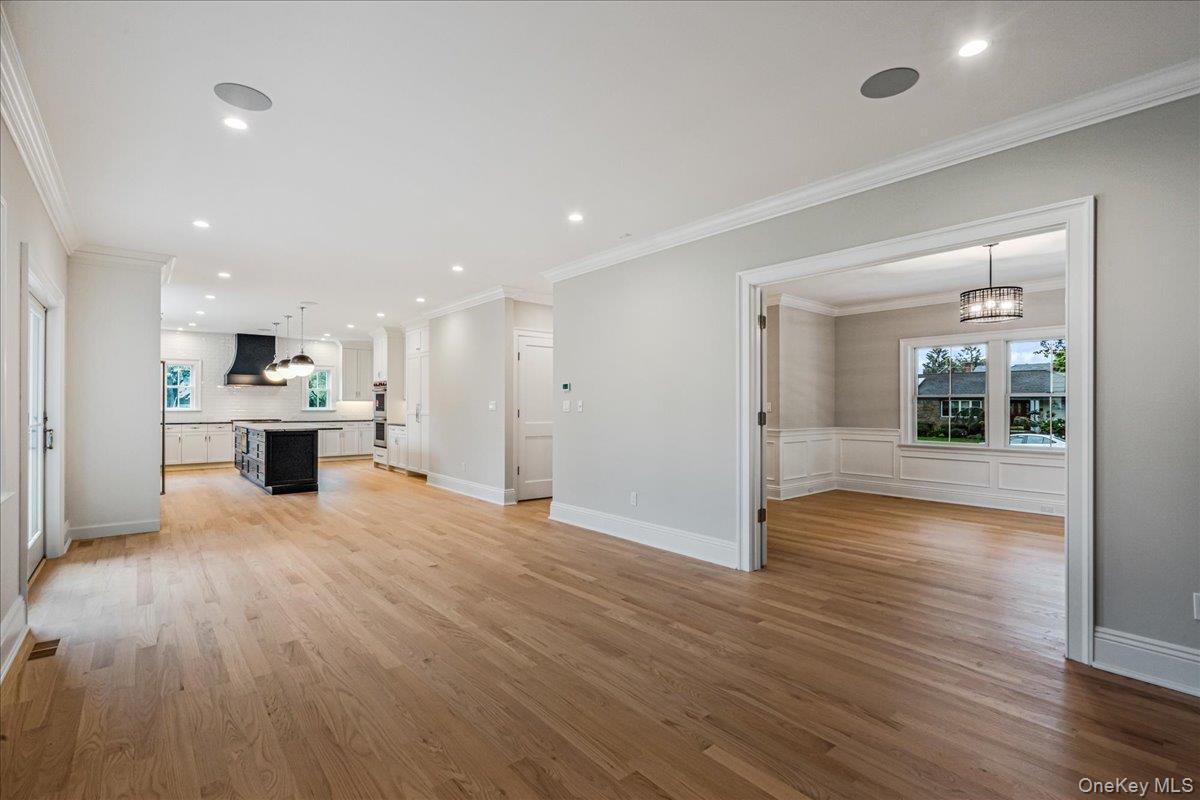 7 Yale Street, Garden City, NY 11530