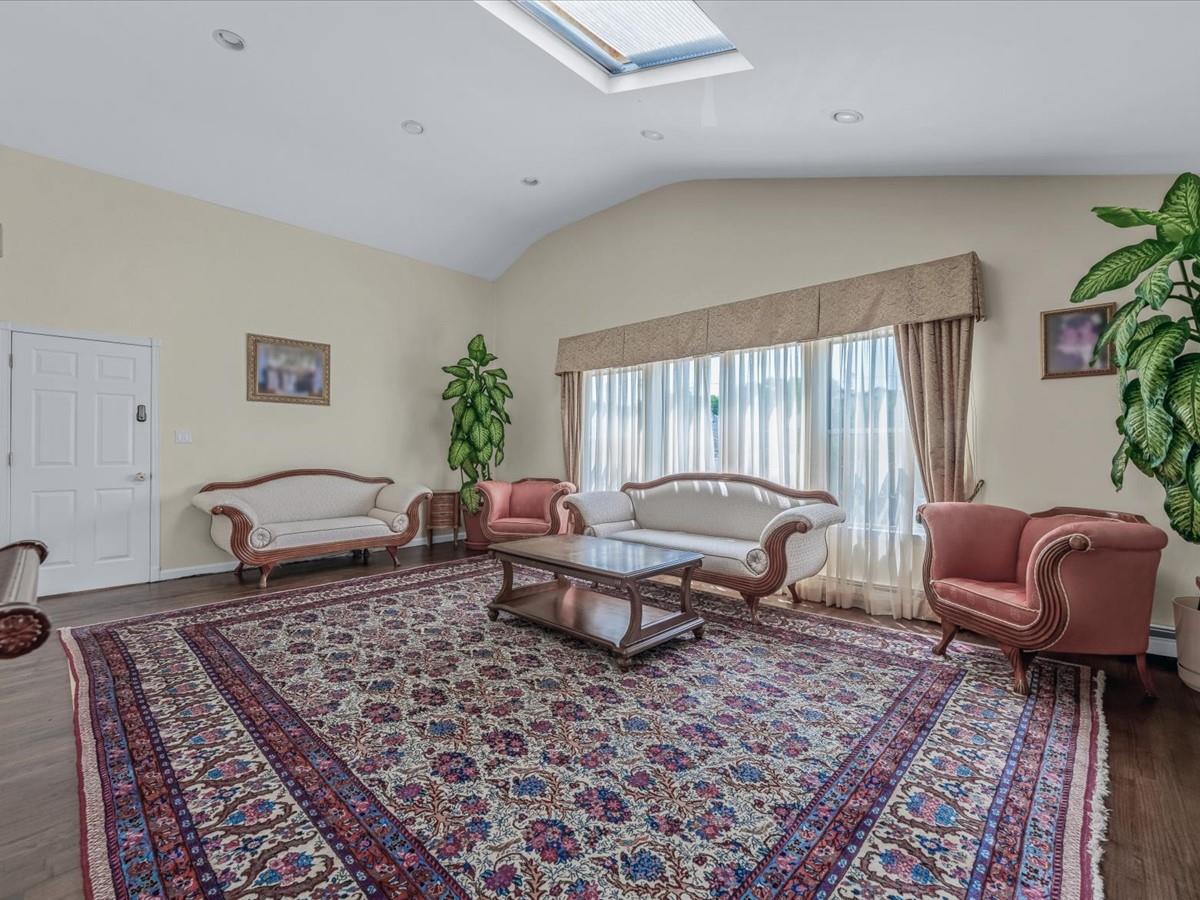 23 Genevieve Place, Great Neck, NY 11021