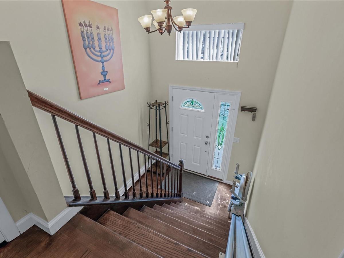 23 Genevieve Place, Great Neck, NY 11021