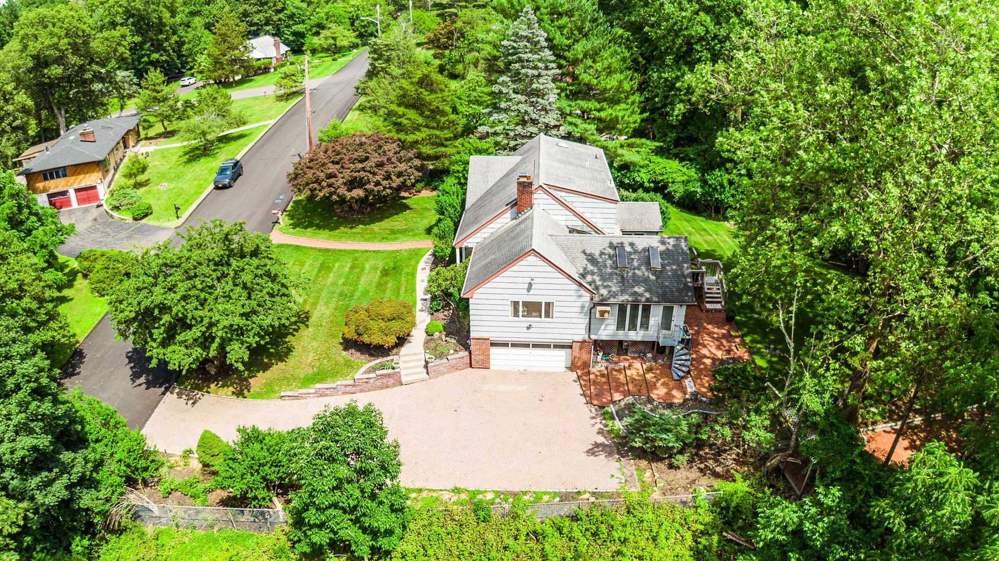 11 Hillside Court, Suffern, NY 10901