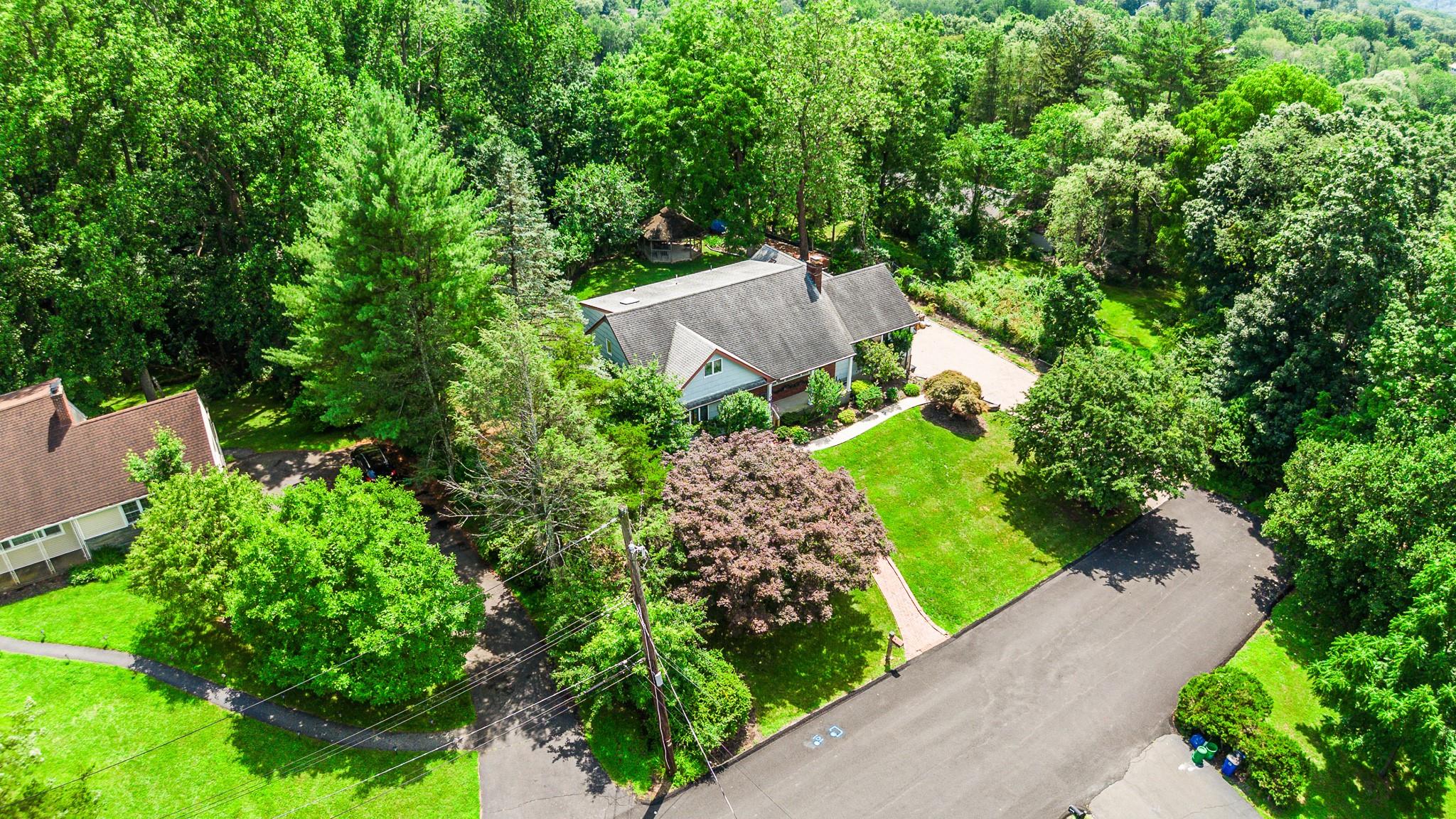 11 Hillside Court, Suffern, NY 10901