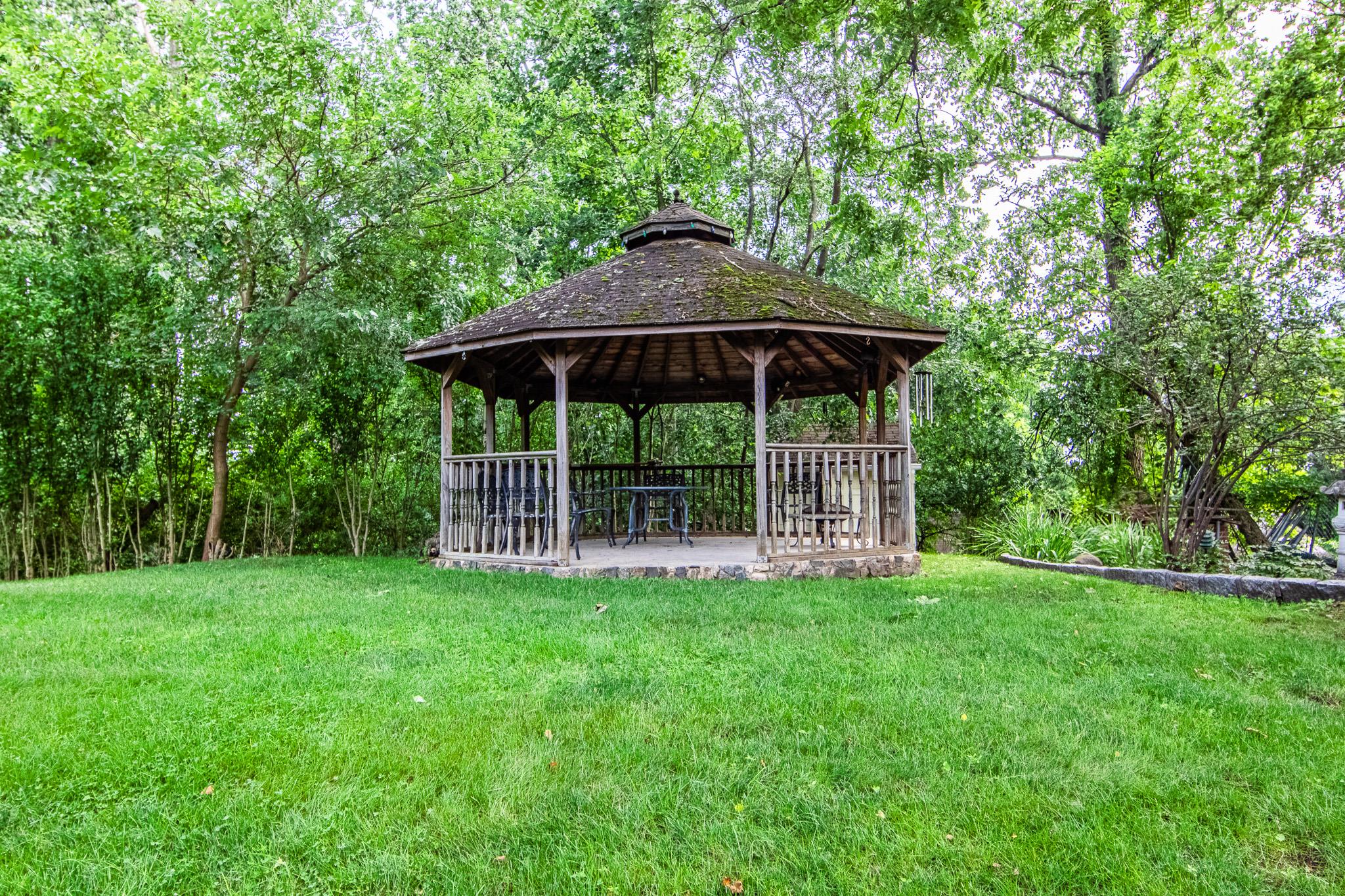 11 Hillside Court, Suffern, NY 10901