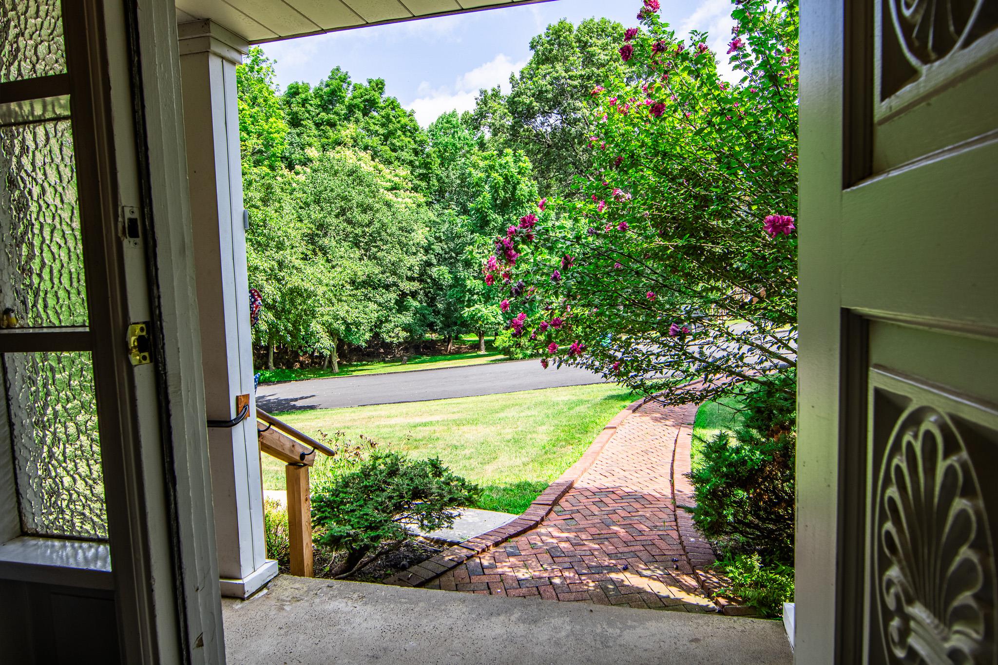 11 Hillside Court, Suffern, NY 10901